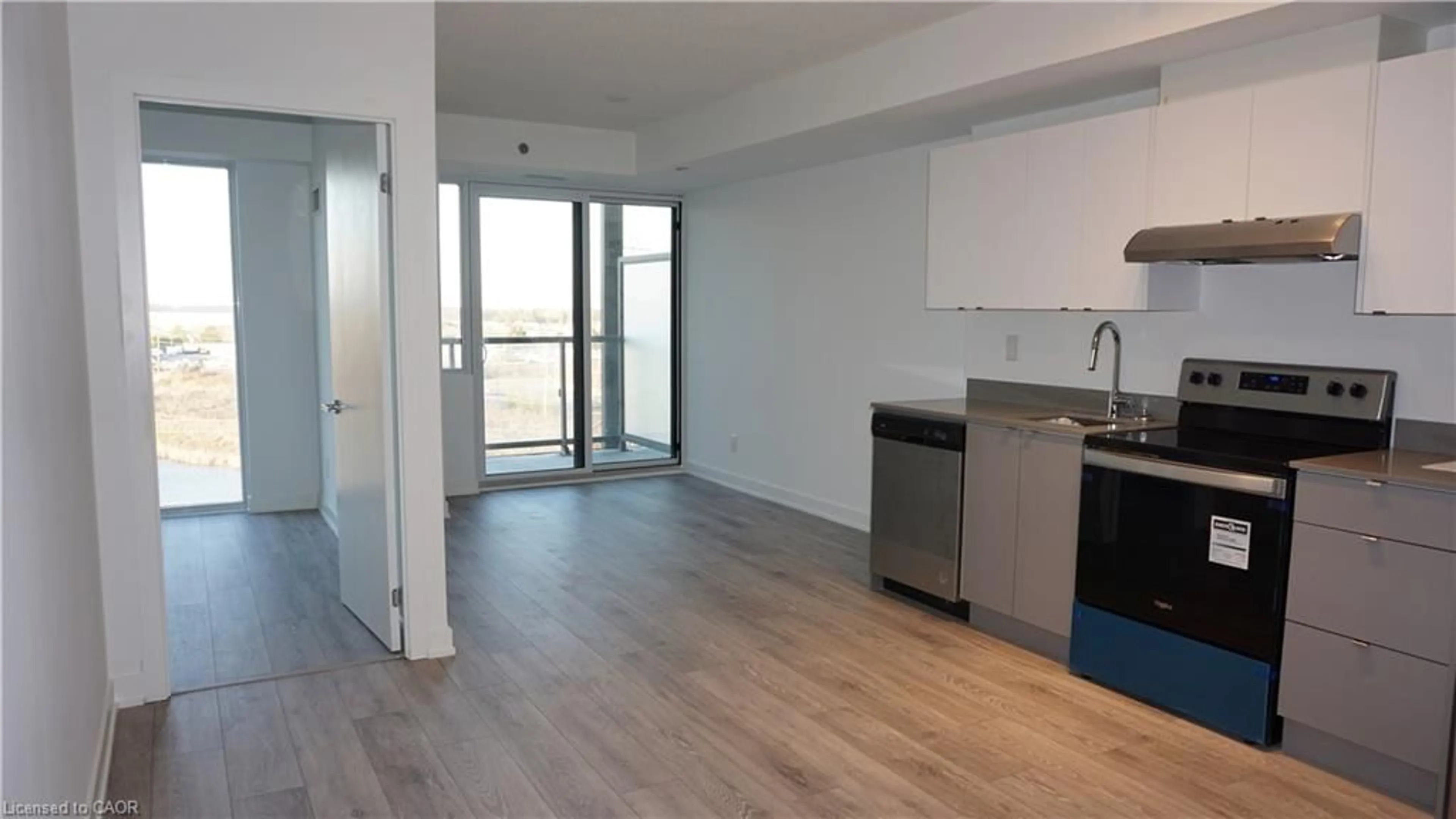 Standard kitchen, wood/laminate floor for 3200 Dakota Common #B705, Burlington Ontario L7M 2A7