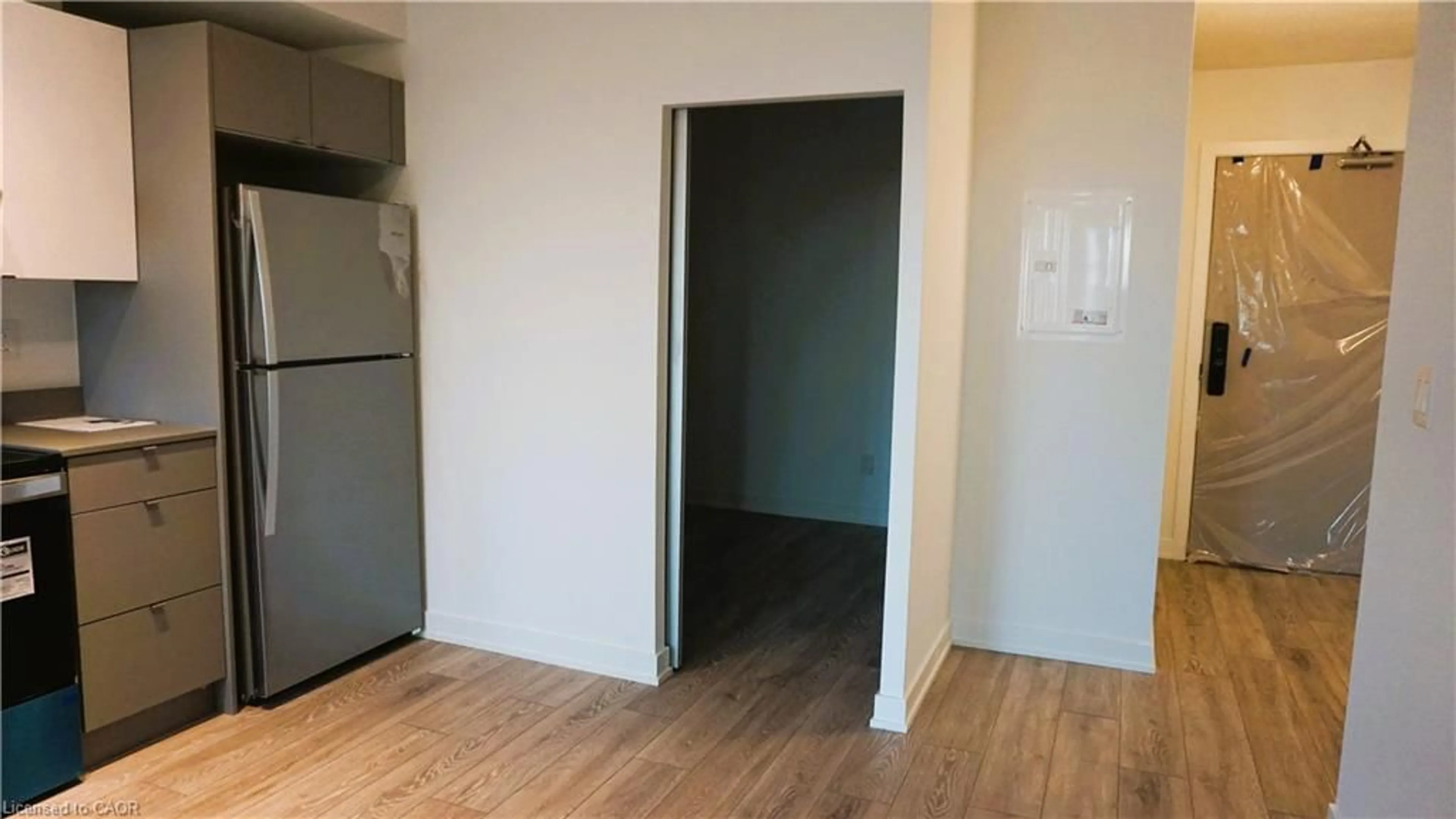 A pic of a room for 3200 Dakota Common #B705, Burlington Ontario L7M 2A7