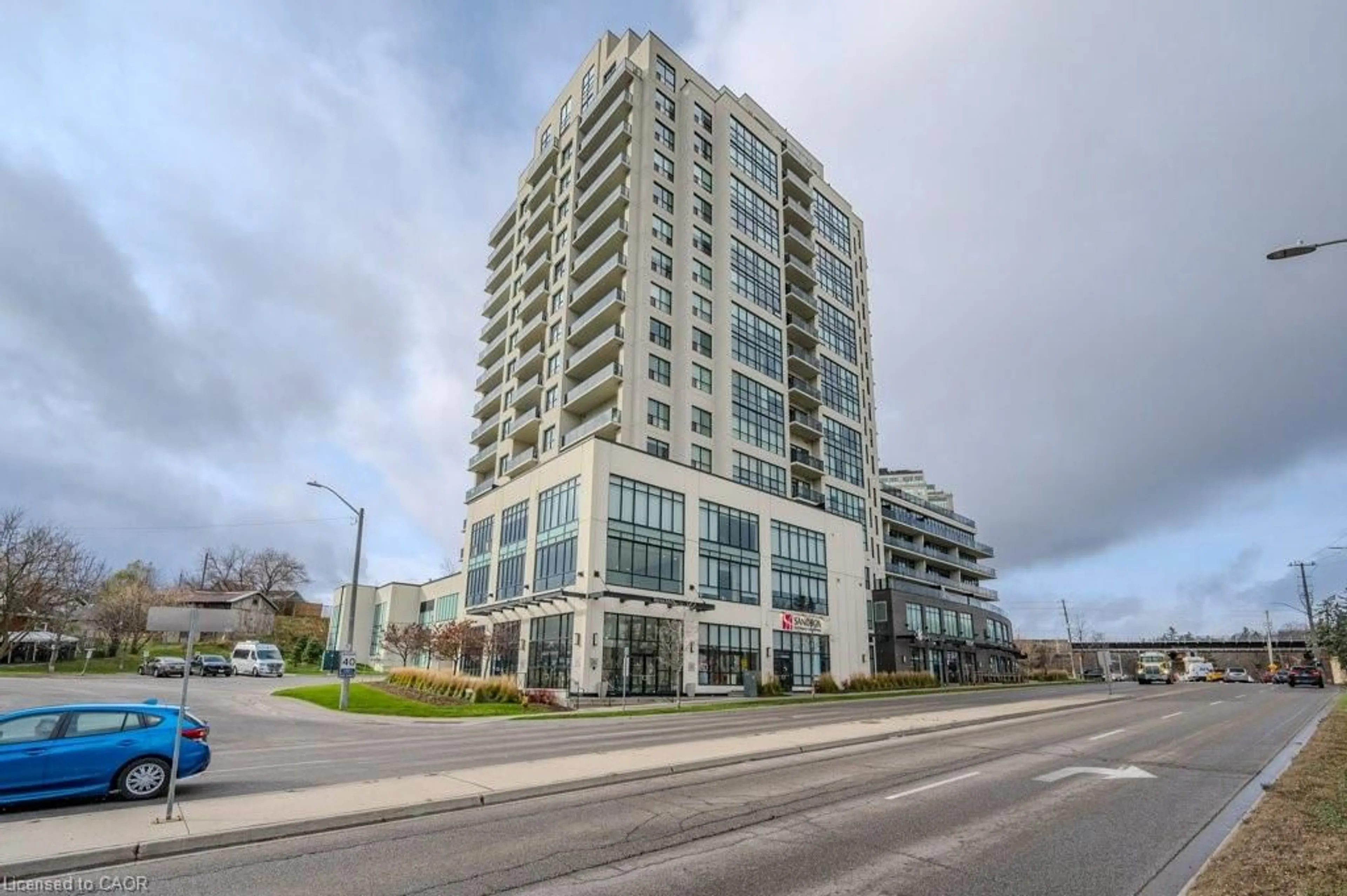 Indoor foyer for 150 Wellington St #1502, Guelph Ontario N1H 3R2