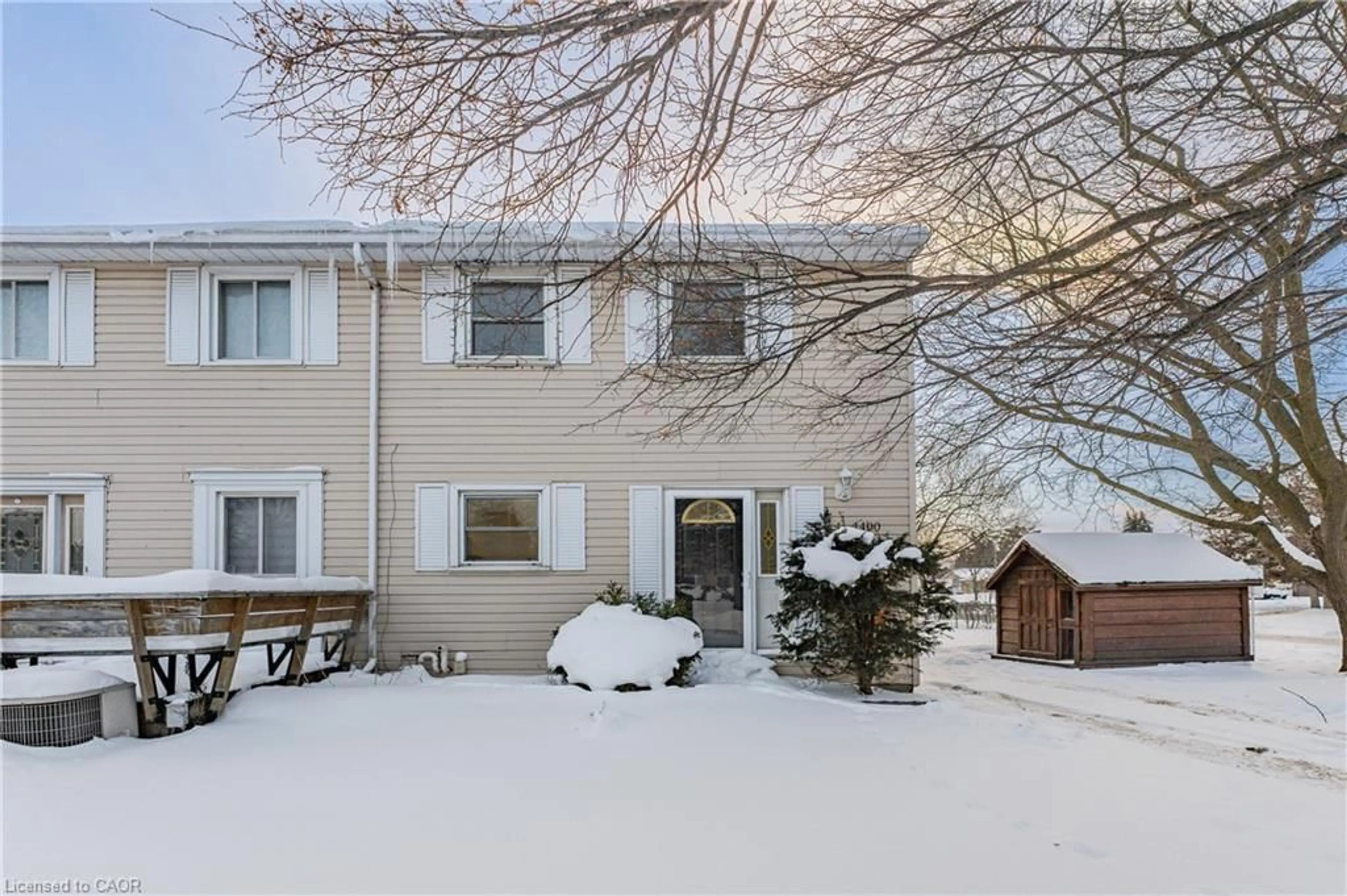 A pic from outside/outdoor area/front of a property/back of a property/a pic from drone, street for 1400 Wildren Pl, Cambridge Ontario N3H 5A9