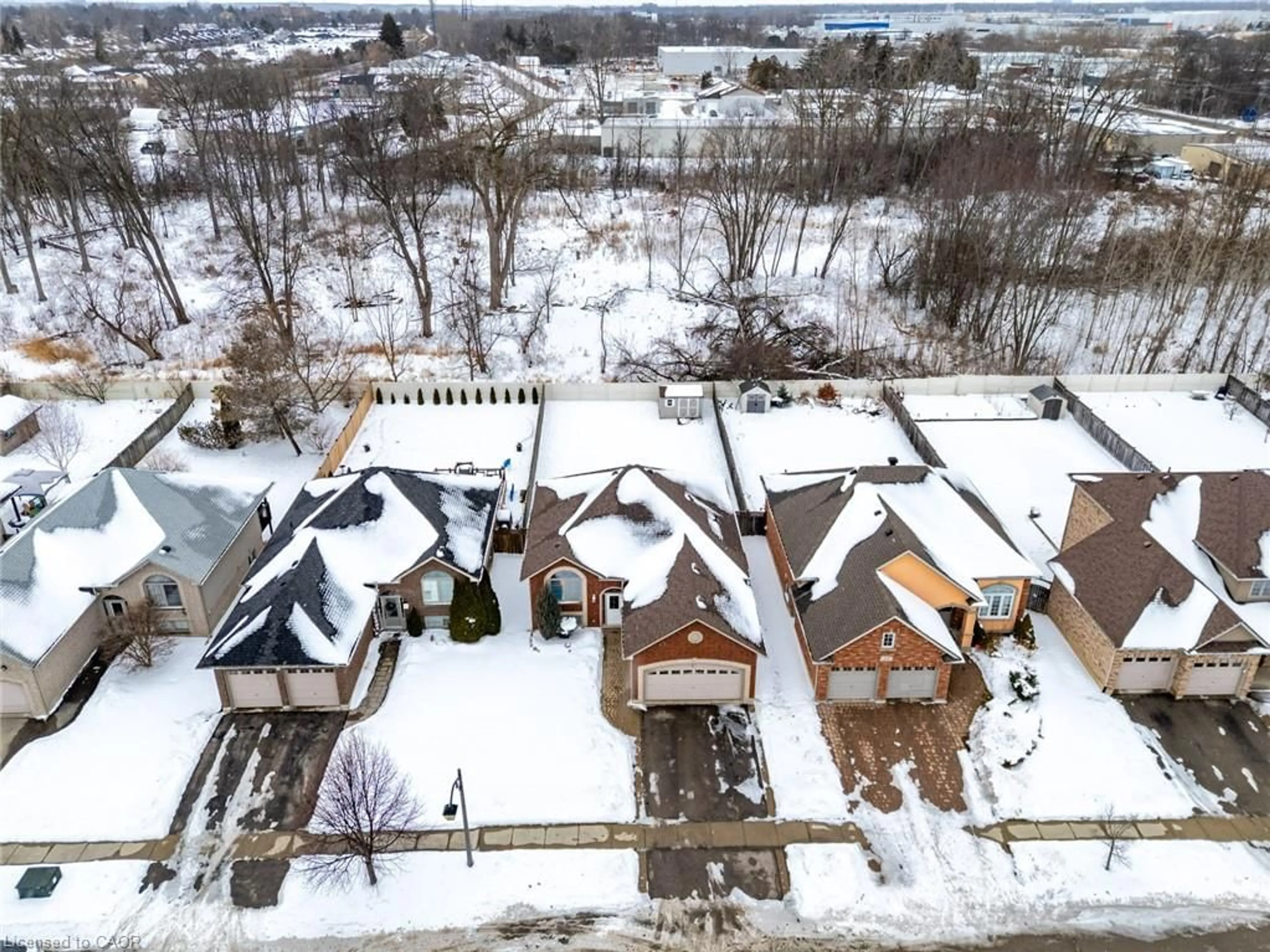 A pic from outside/outdoor area/front of a property/back of a property/a pic from drone, street for 62 Mission Rd, Brantford Ontario N3S 0A3