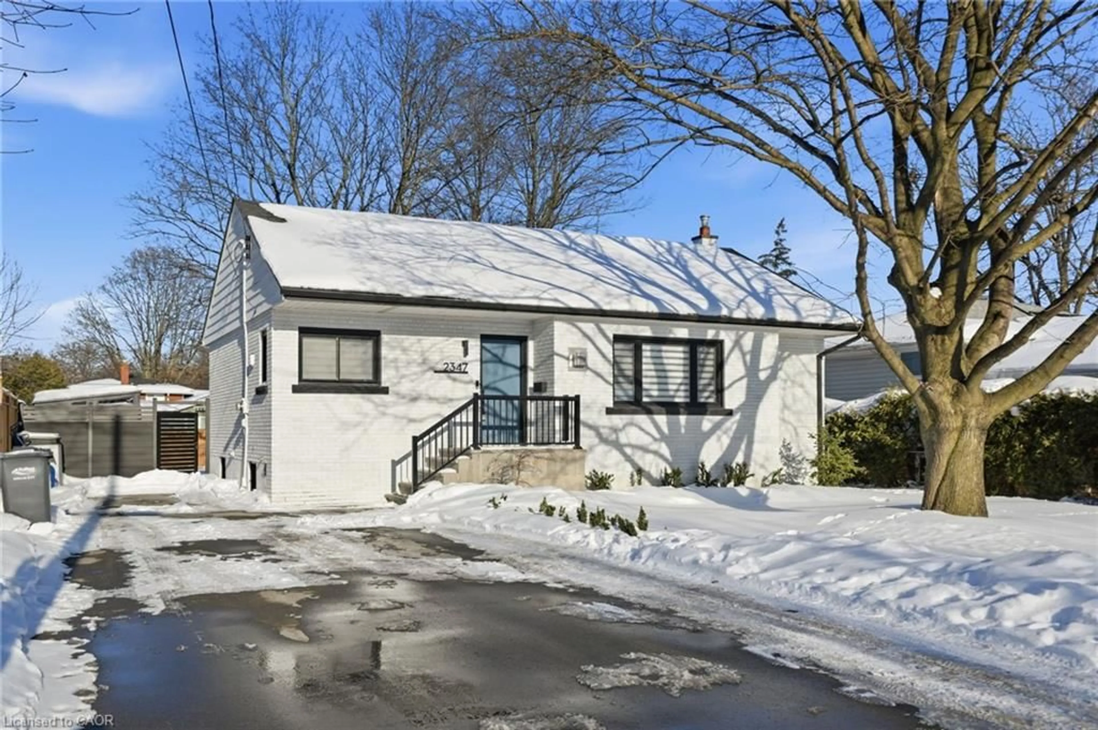 Unknown for 2347 Sharron St, Burlington Ontario L7R 1W8