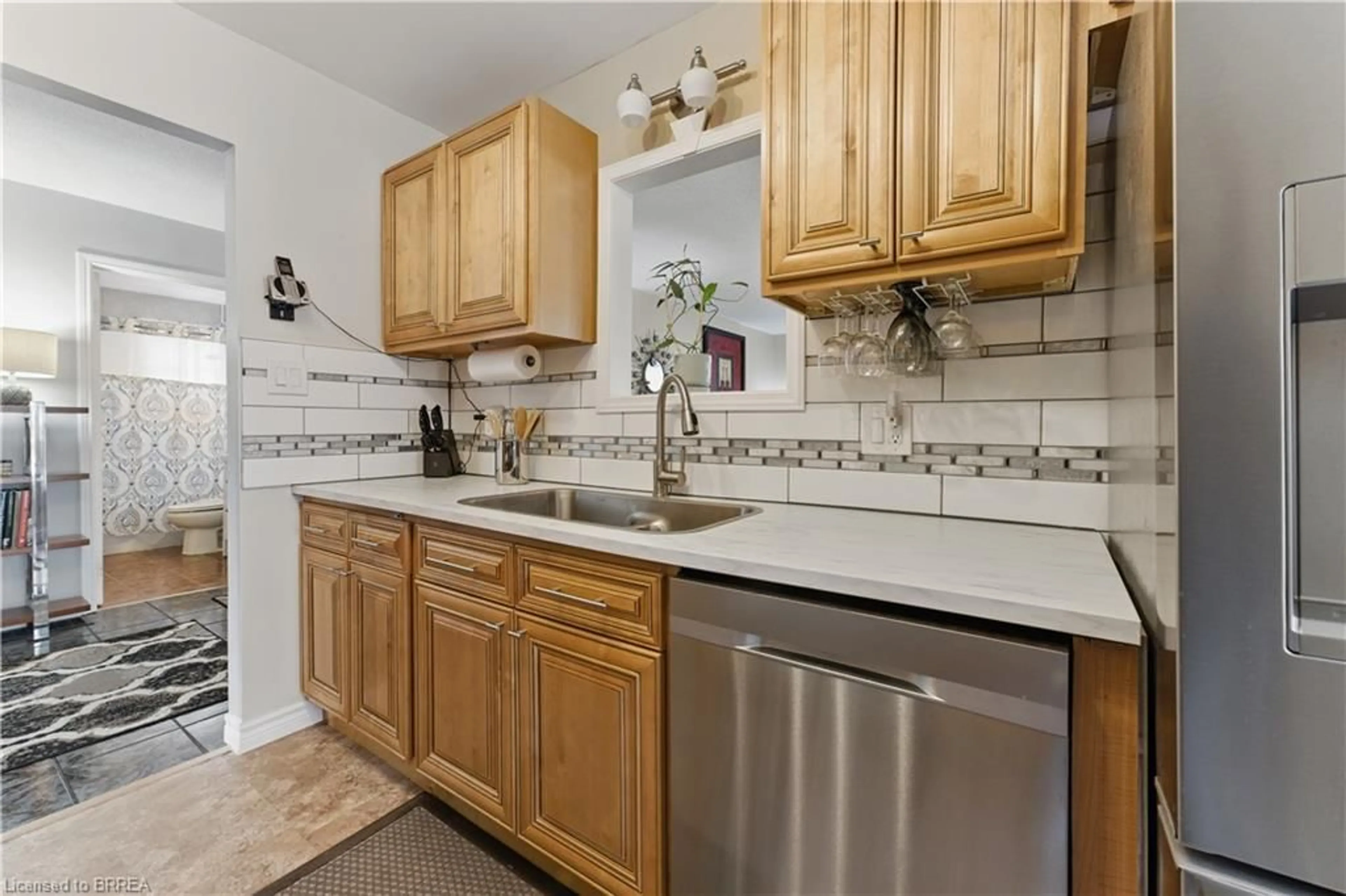 Standard kitchen, ceramic/tile floor for 13 King William St, St. George Ontario N0E 1N0