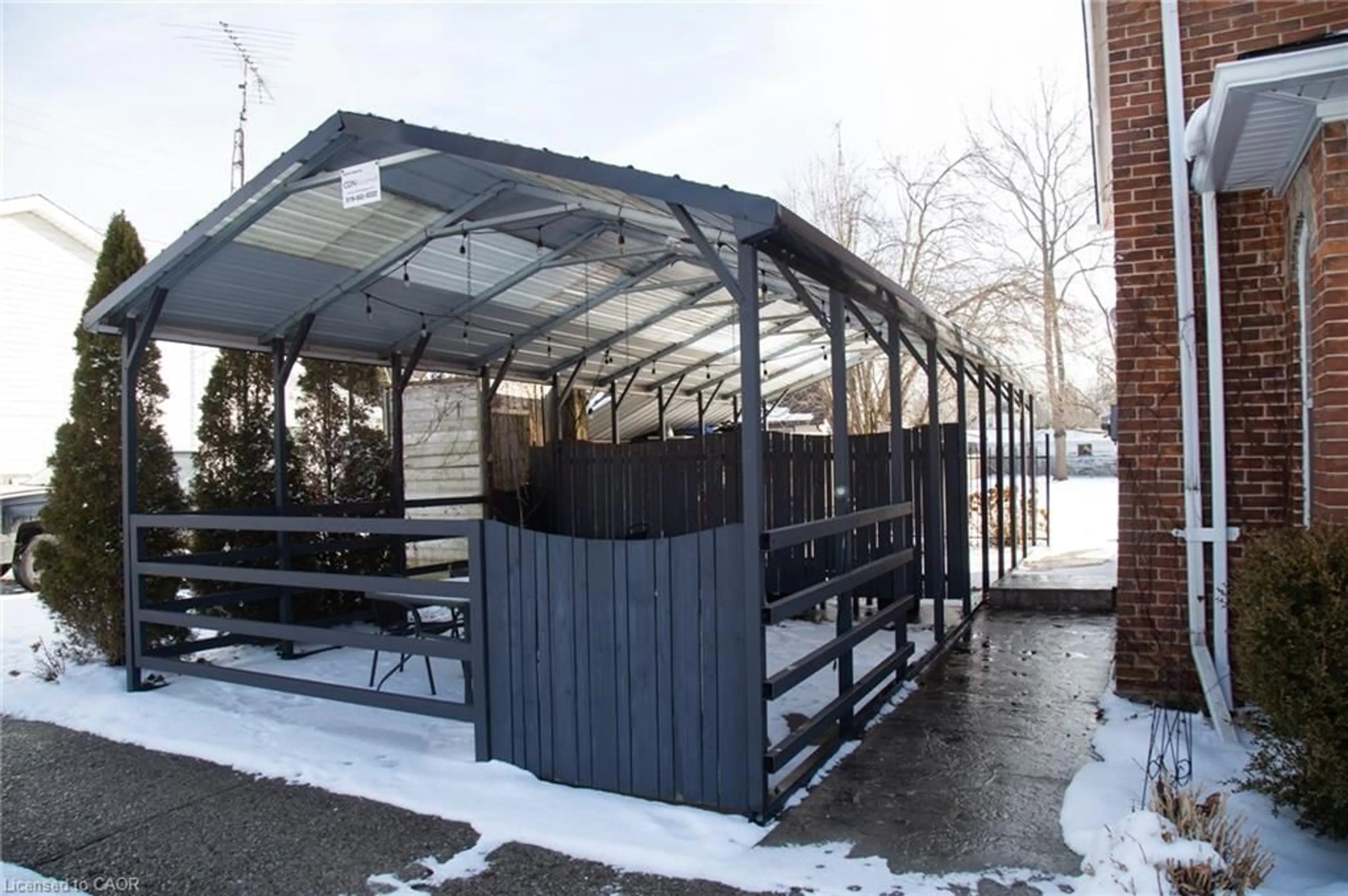 Patio, street for 2016 Park St, Port Dover Ontario N0A 1N0