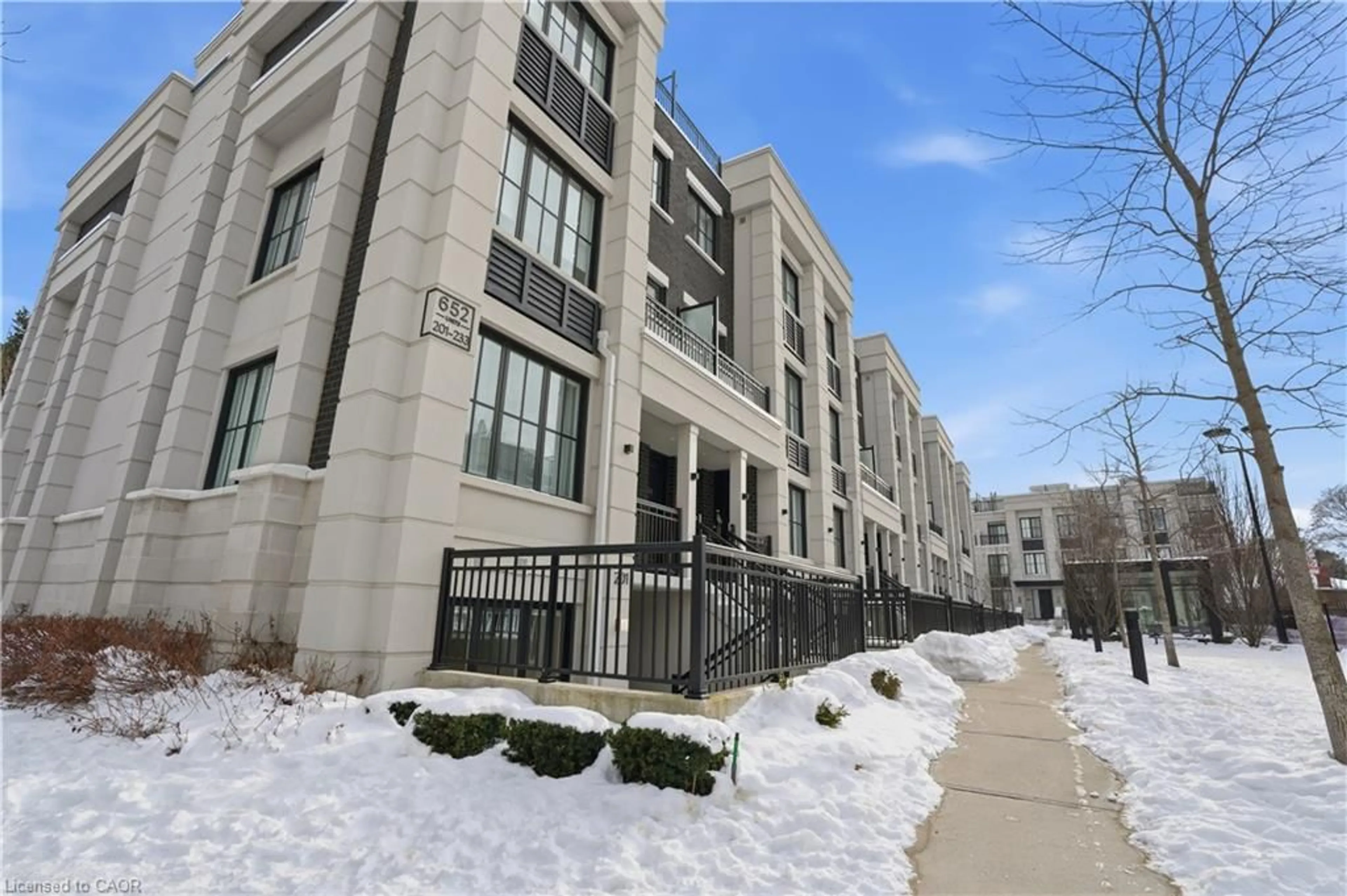 Unknown for 652 Cricklewood Dr #201, Mississauga Ontario L5G 0A5