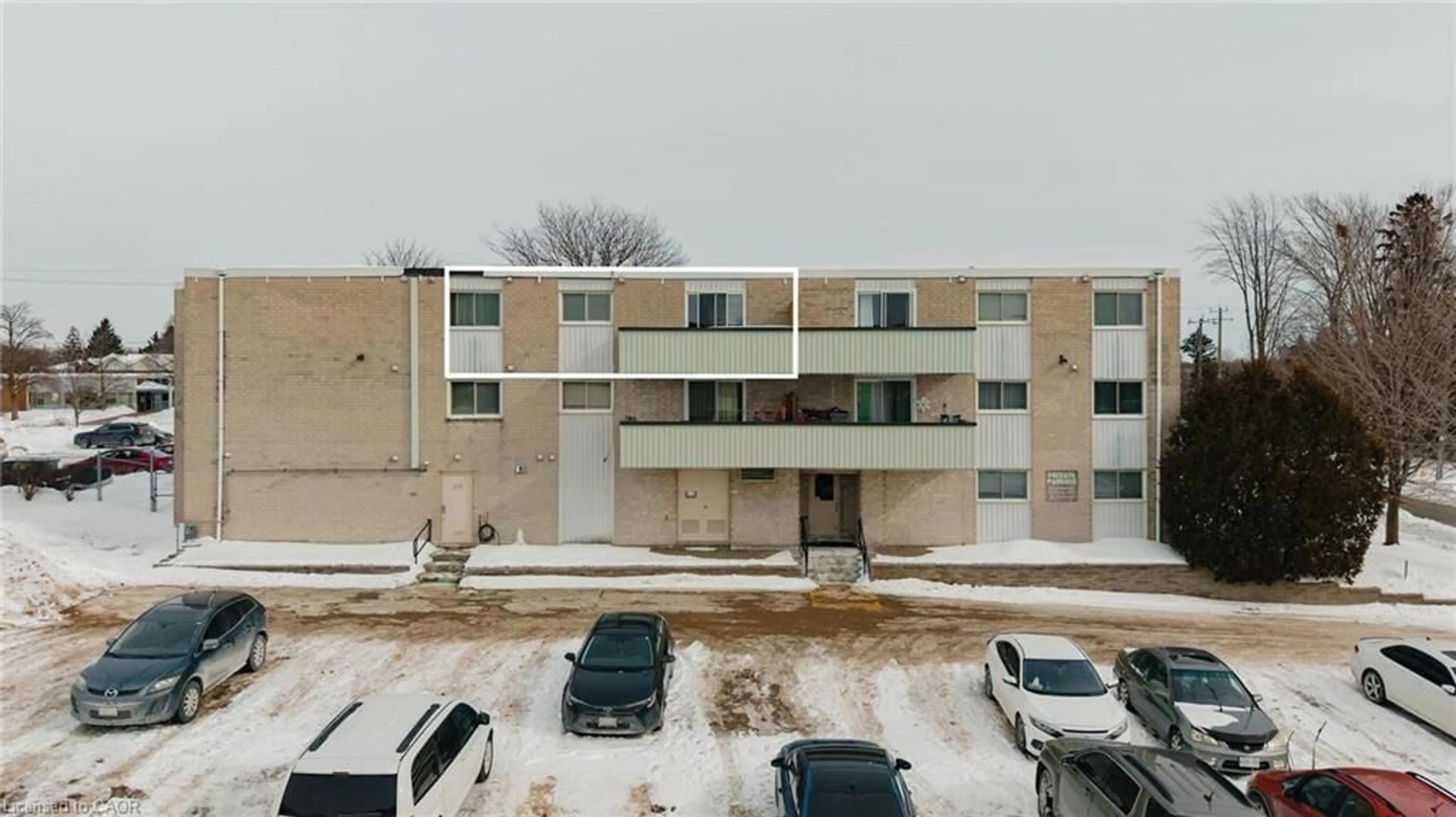 Patio, building for 6 Walton Ave #302, Kitchener Ontario N2C 2B5