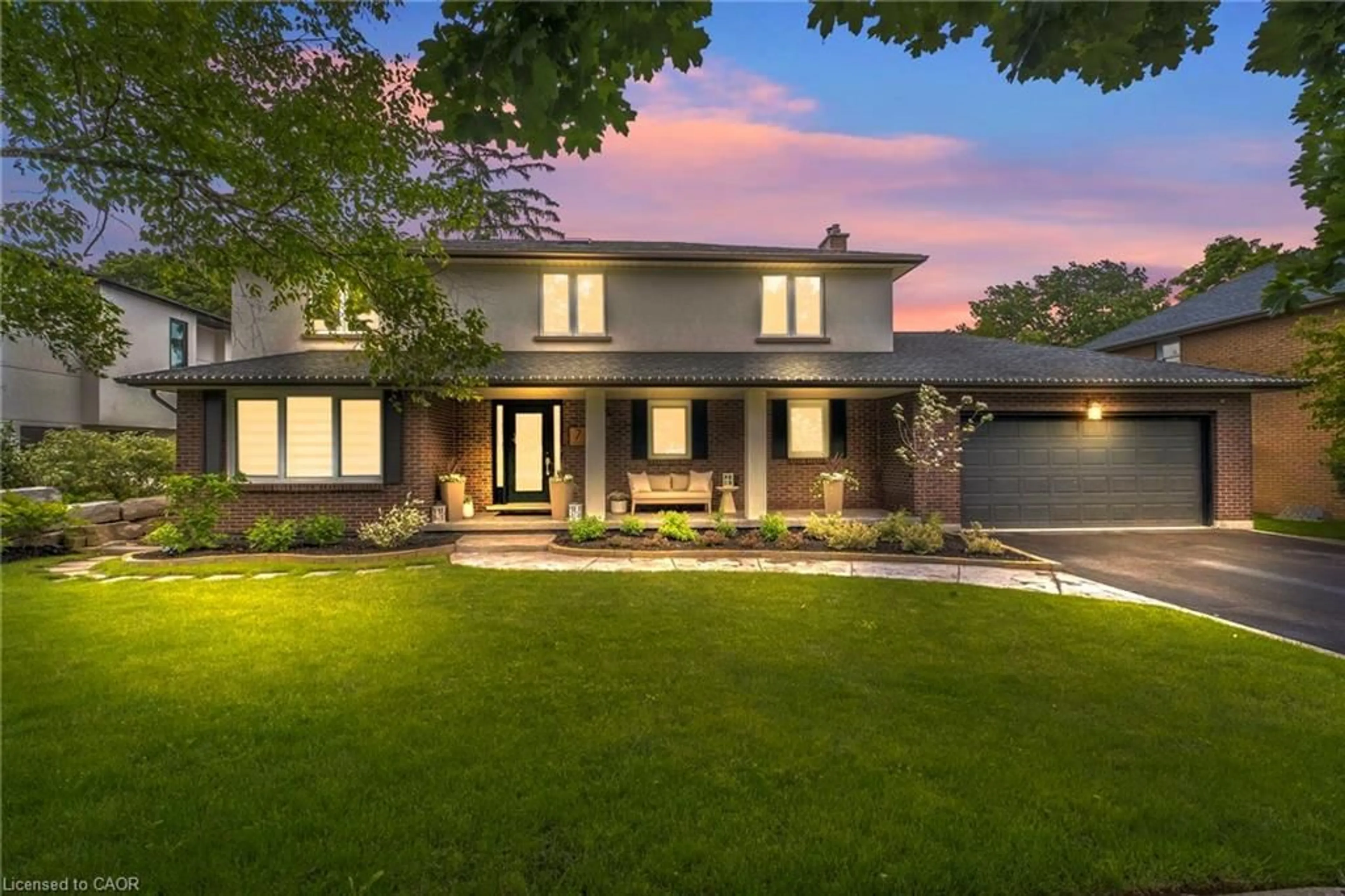 Home with brick exterior material, street for 7 Carl Cres, Waterdown Ontario L8B 0G5