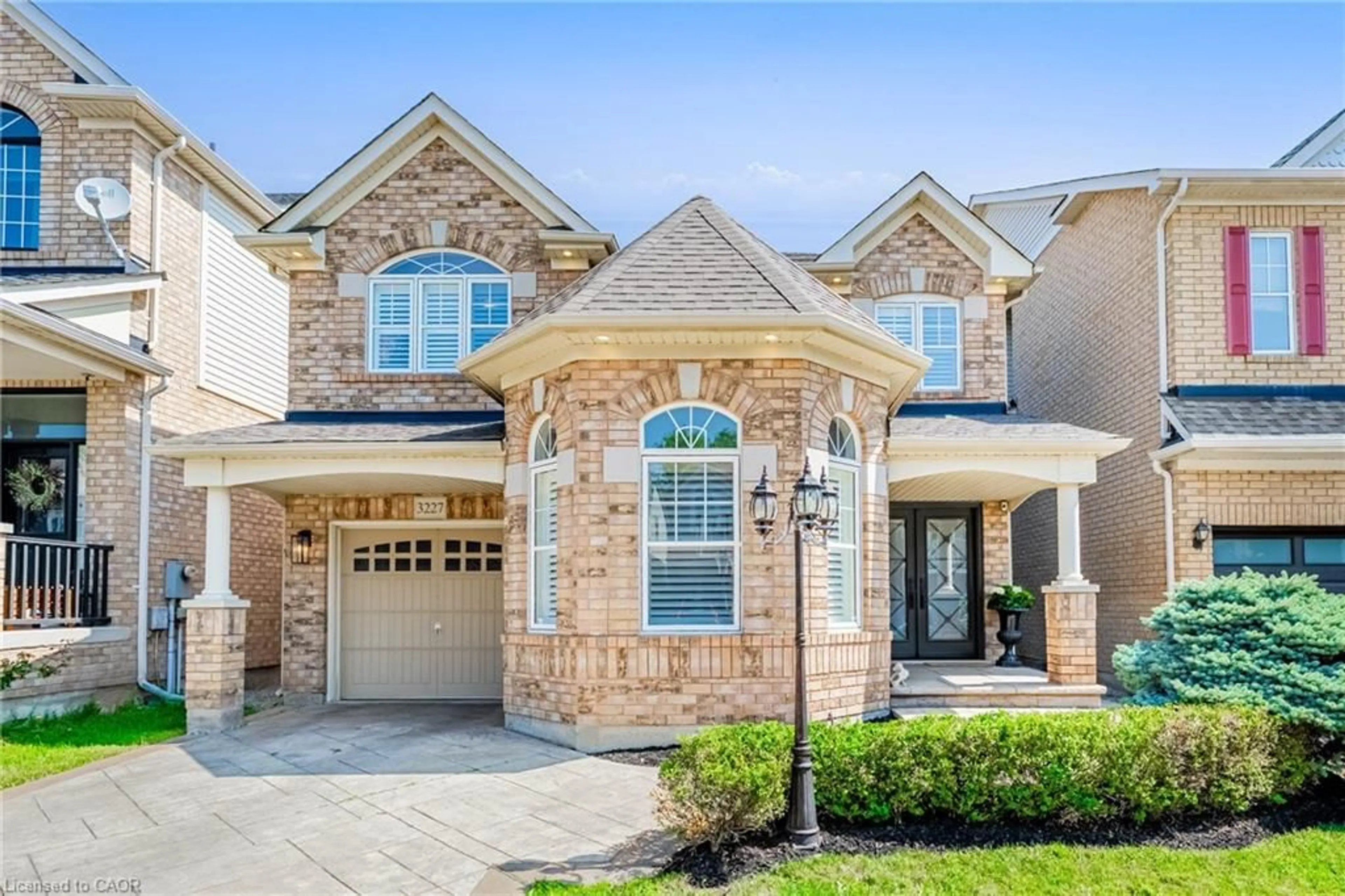 Home with brick exterior material, street for 3227 Steeplechase Dr, Burlington Ontario L7M 0C5