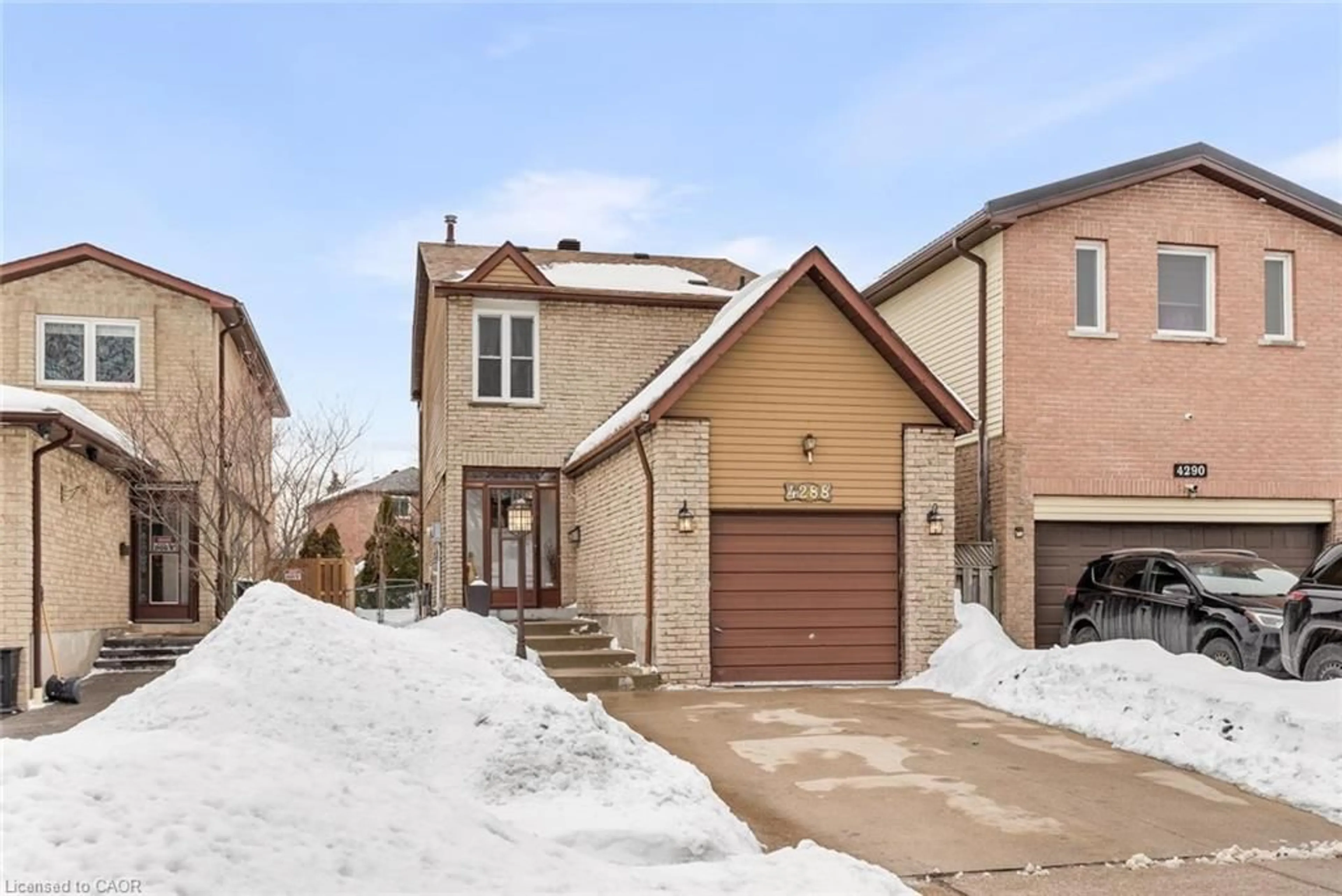 Home with brick exterior material, street for 4288 Shelby Cres, Mississauga Ontario L4W 3N5