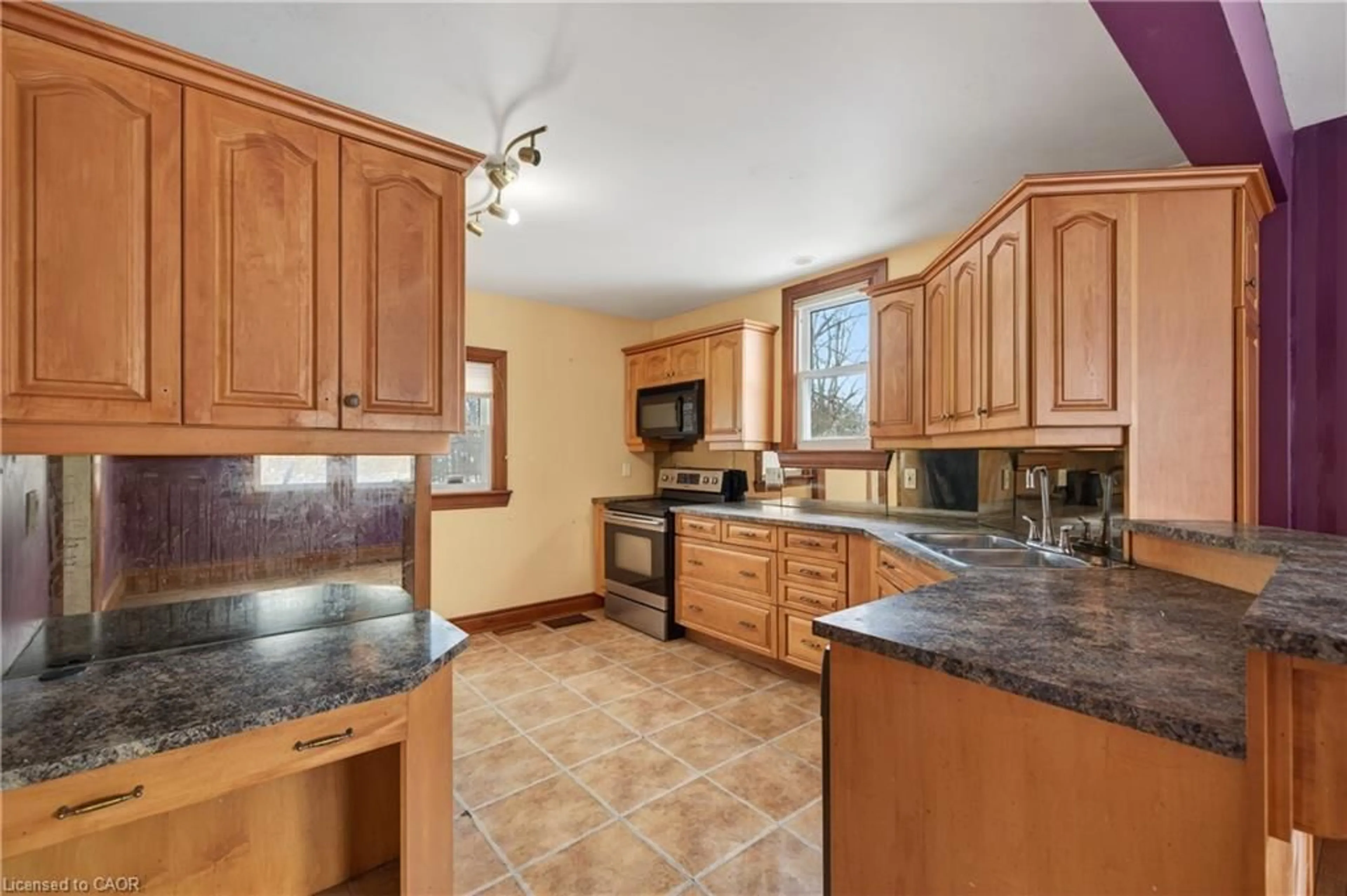 Standard kitchen, ceramic/tile floor for 632 Percy St, London Ontario N6C 2L7