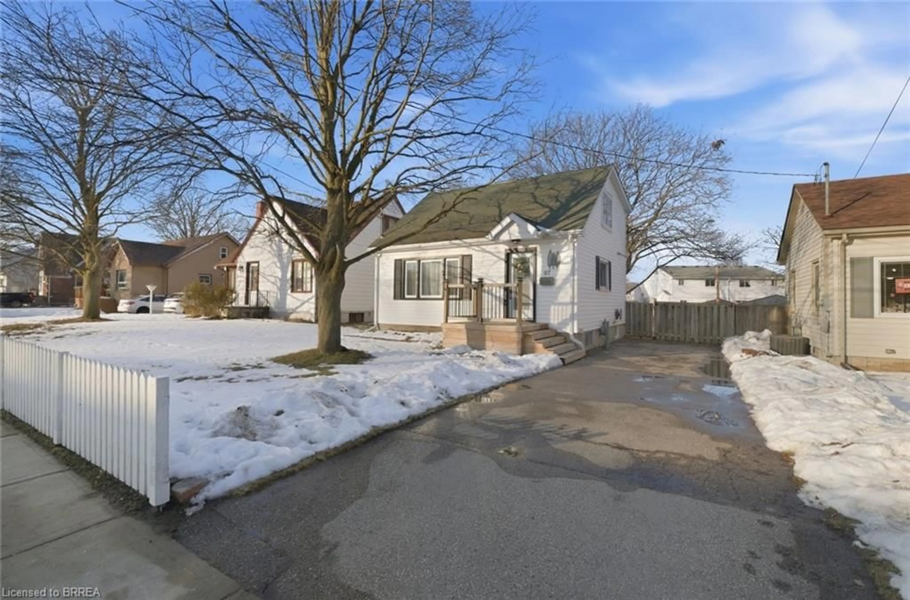 Unknown for 67 Wood St, Brantford Ontario N3R 2L1