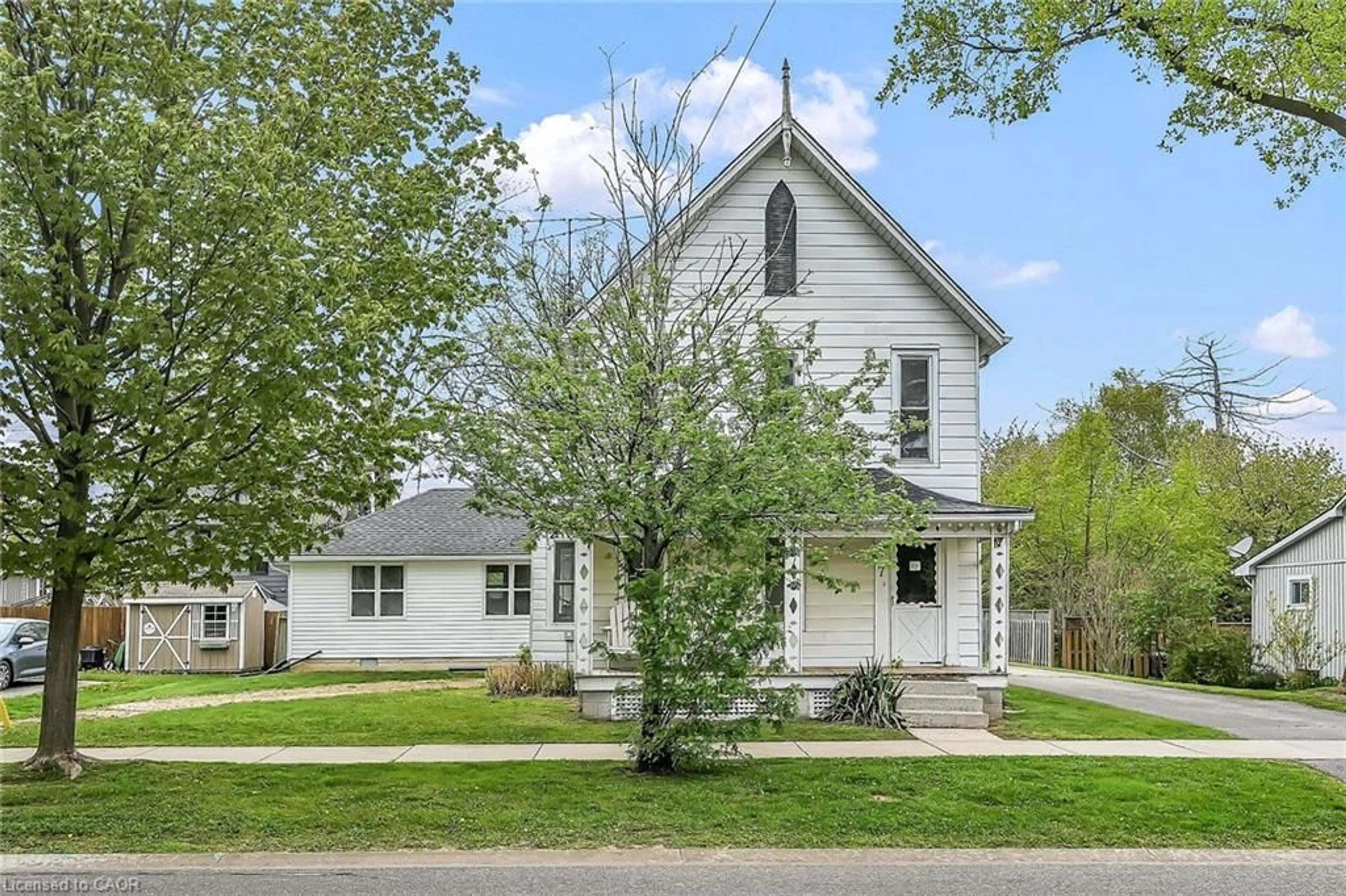 Home with vinyl exterior material, street for 7 Greenock St, Port Dover Ontario N0A 1N0