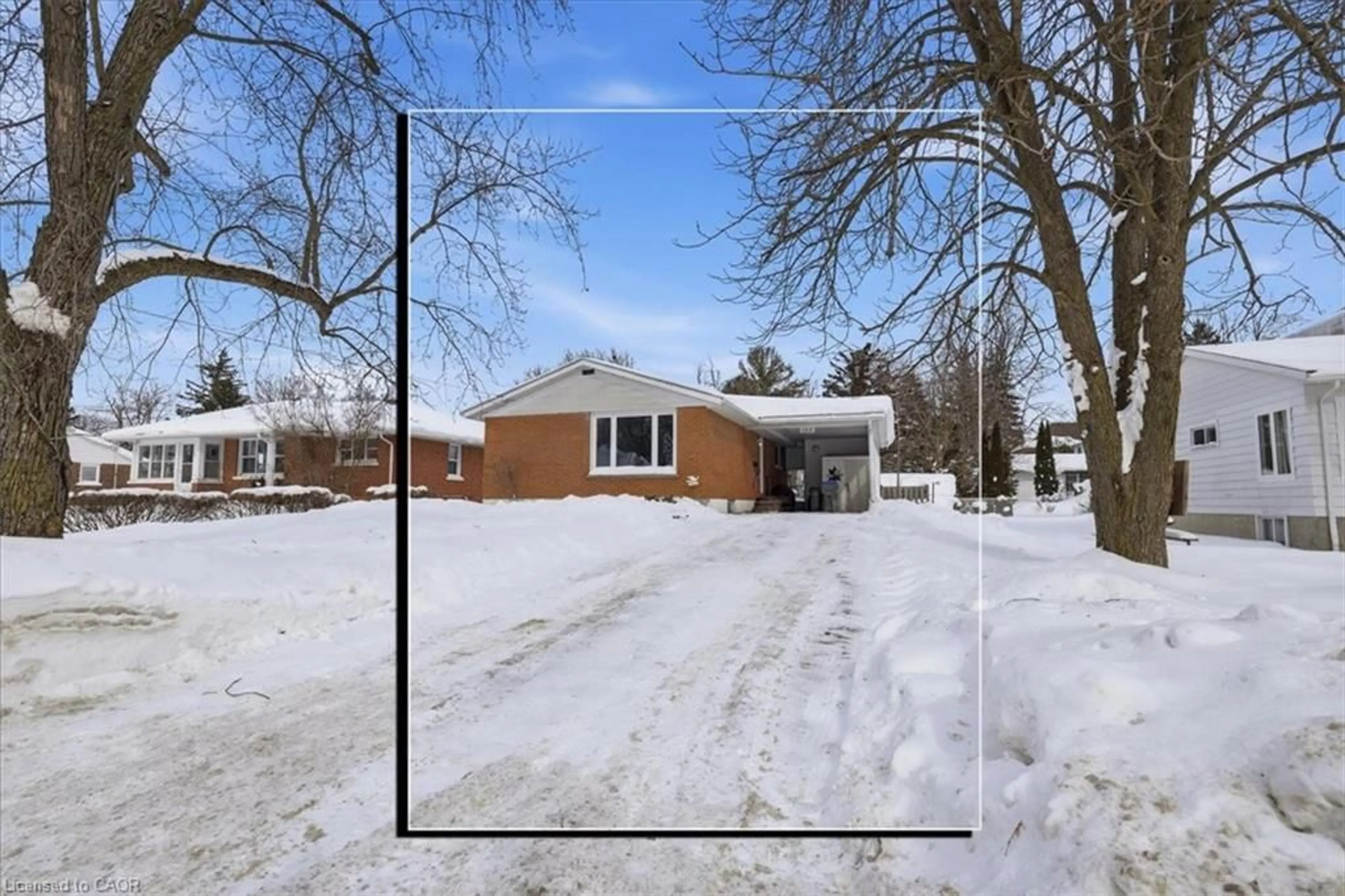 A pic from outside/outdoor area/front of a property/back of a property/a pic from drone, street for 135 Rowland St, Mitchell Ontario N0K 1N0