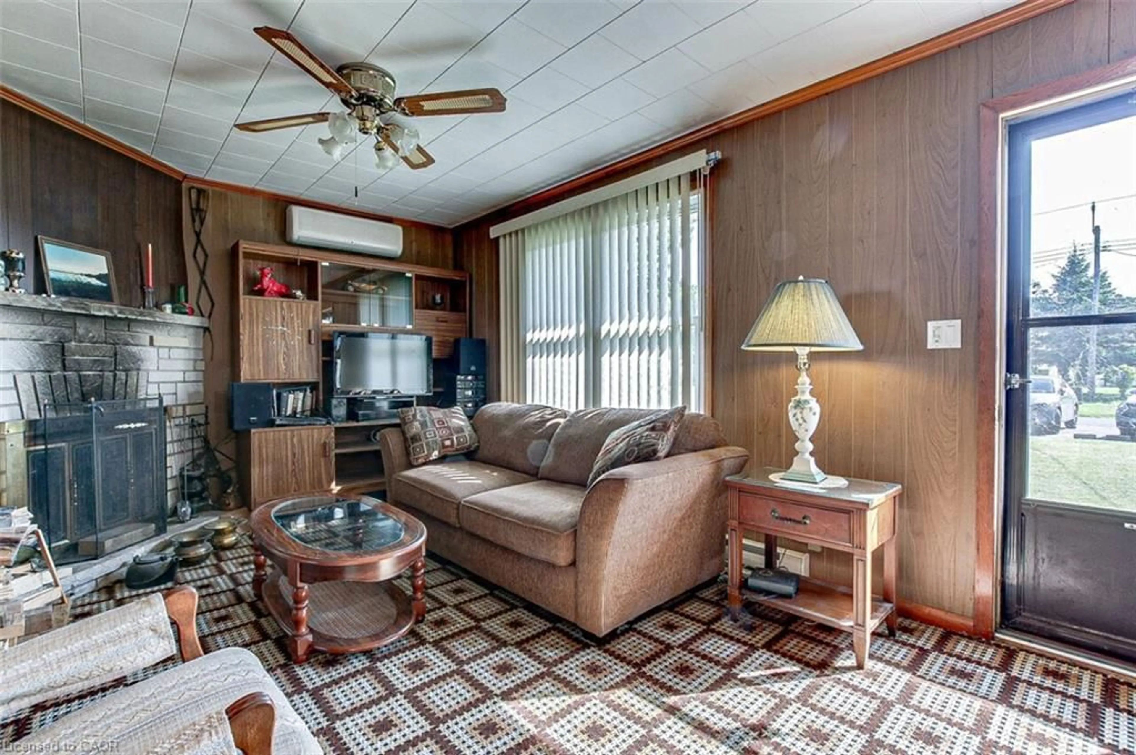 Living room with furniture, unknown for 12 Willow Ave, Long Point Ontario N0E 1M0