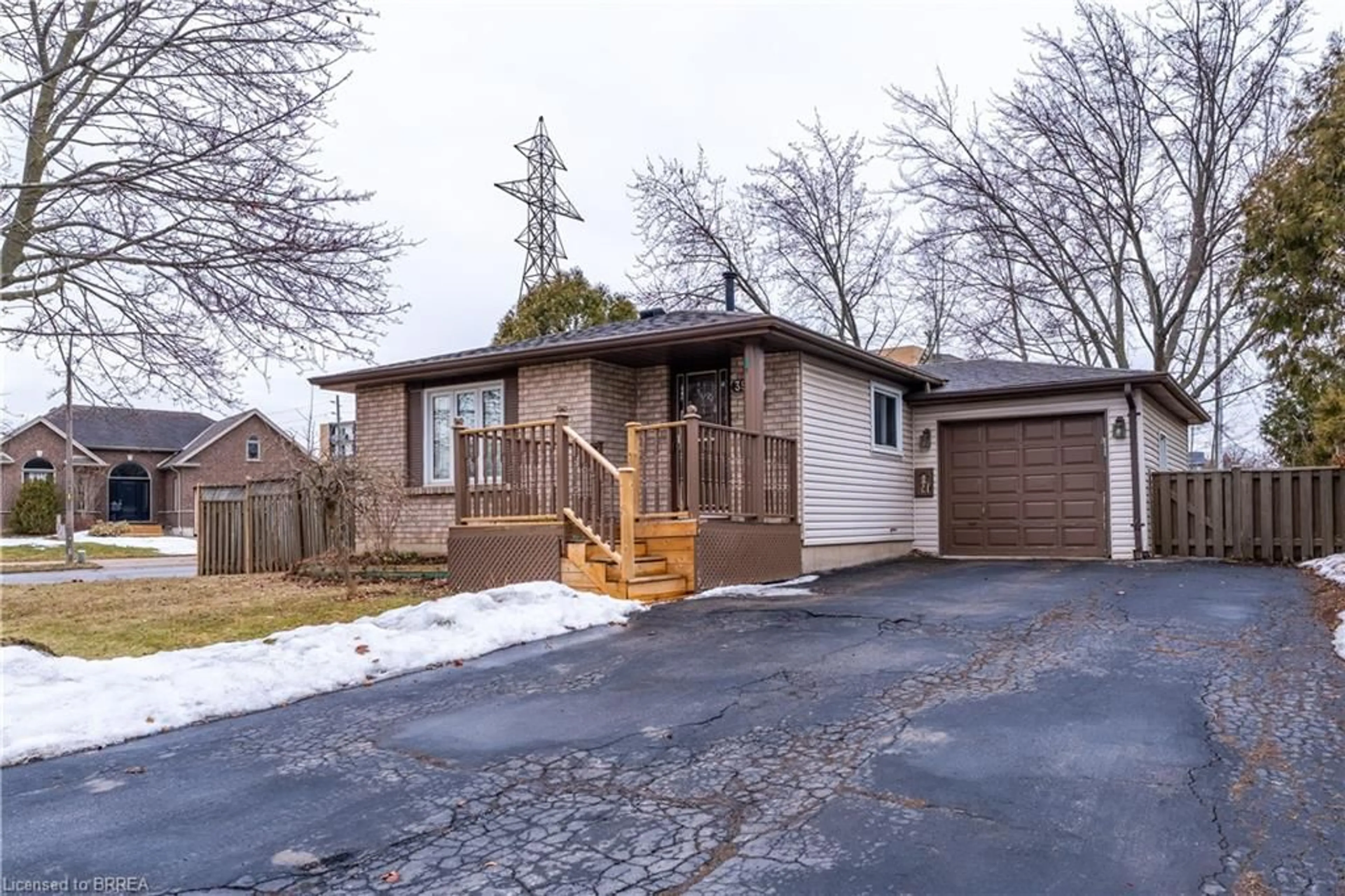 Unknown for 390 Brantwood Park Rd, Brantford Ontario N3P 1K7