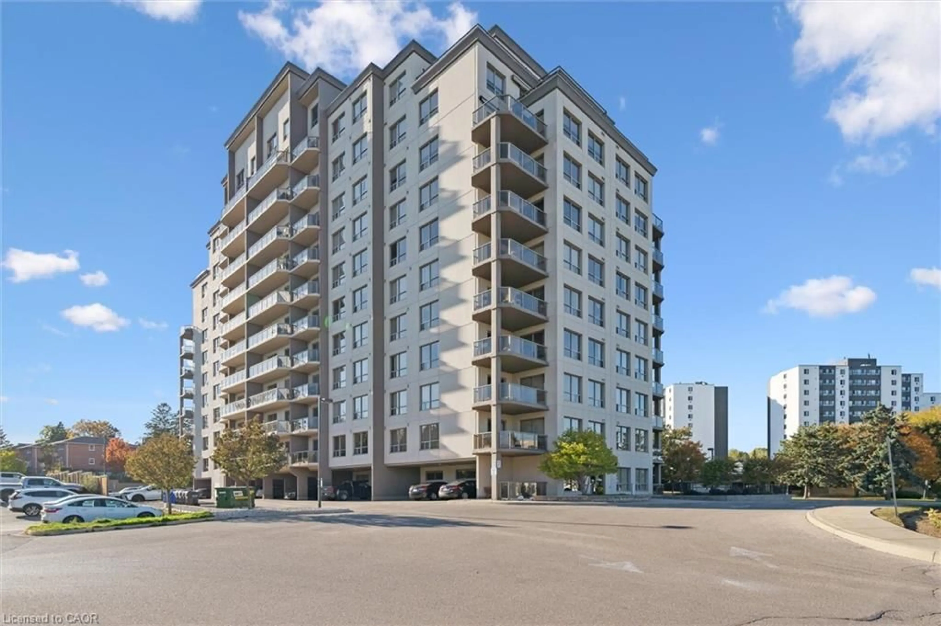 A pic from outside/outdoor area/front of a property/back of a property/a pic from drone, building for 539 Belmont Ave #809, Kitchener Ontario N2M 0A2