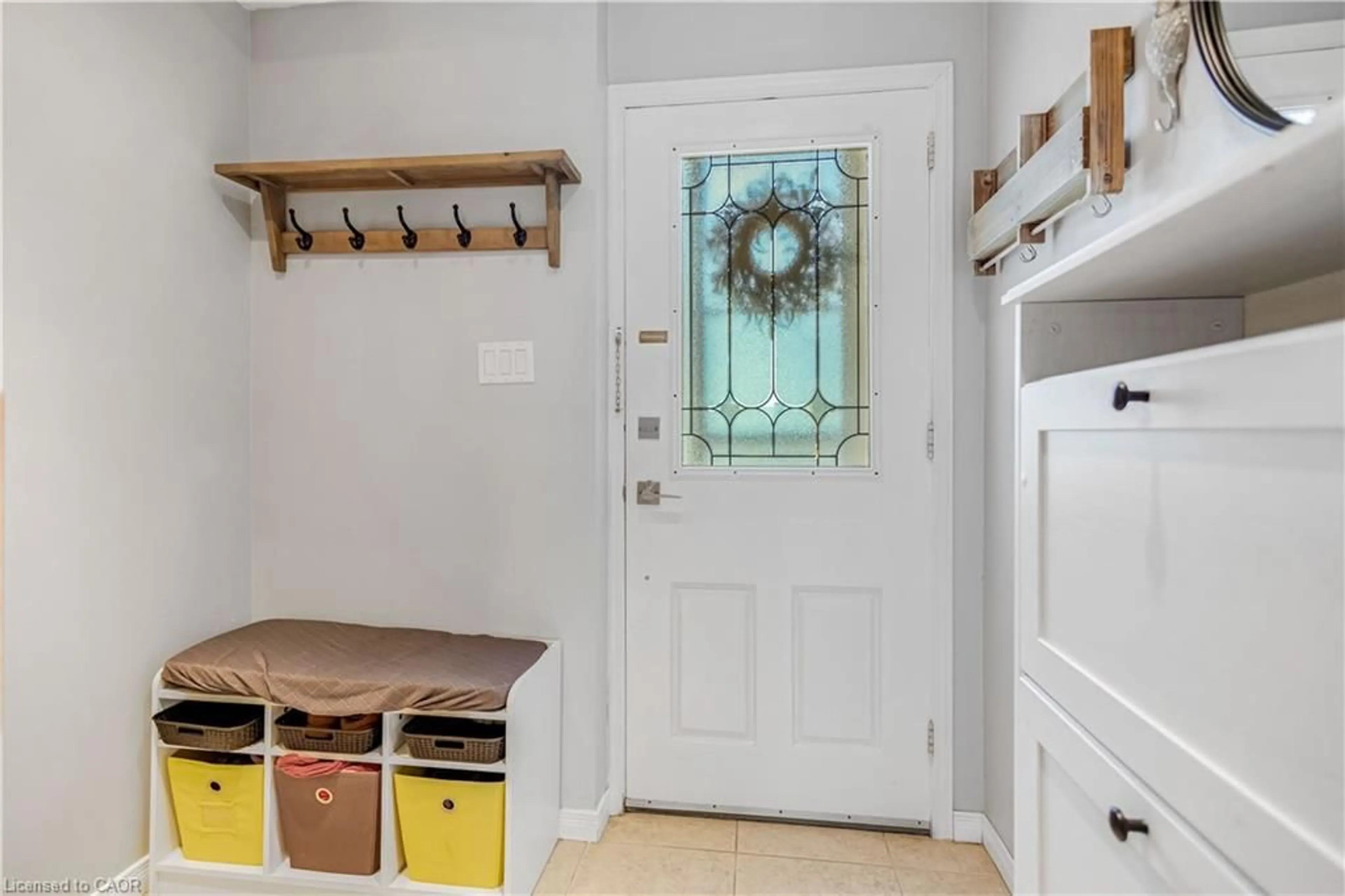 Indoor entryway for 1396 Upper Ottawa St #15, Hamilton Ontario L8W 1R1