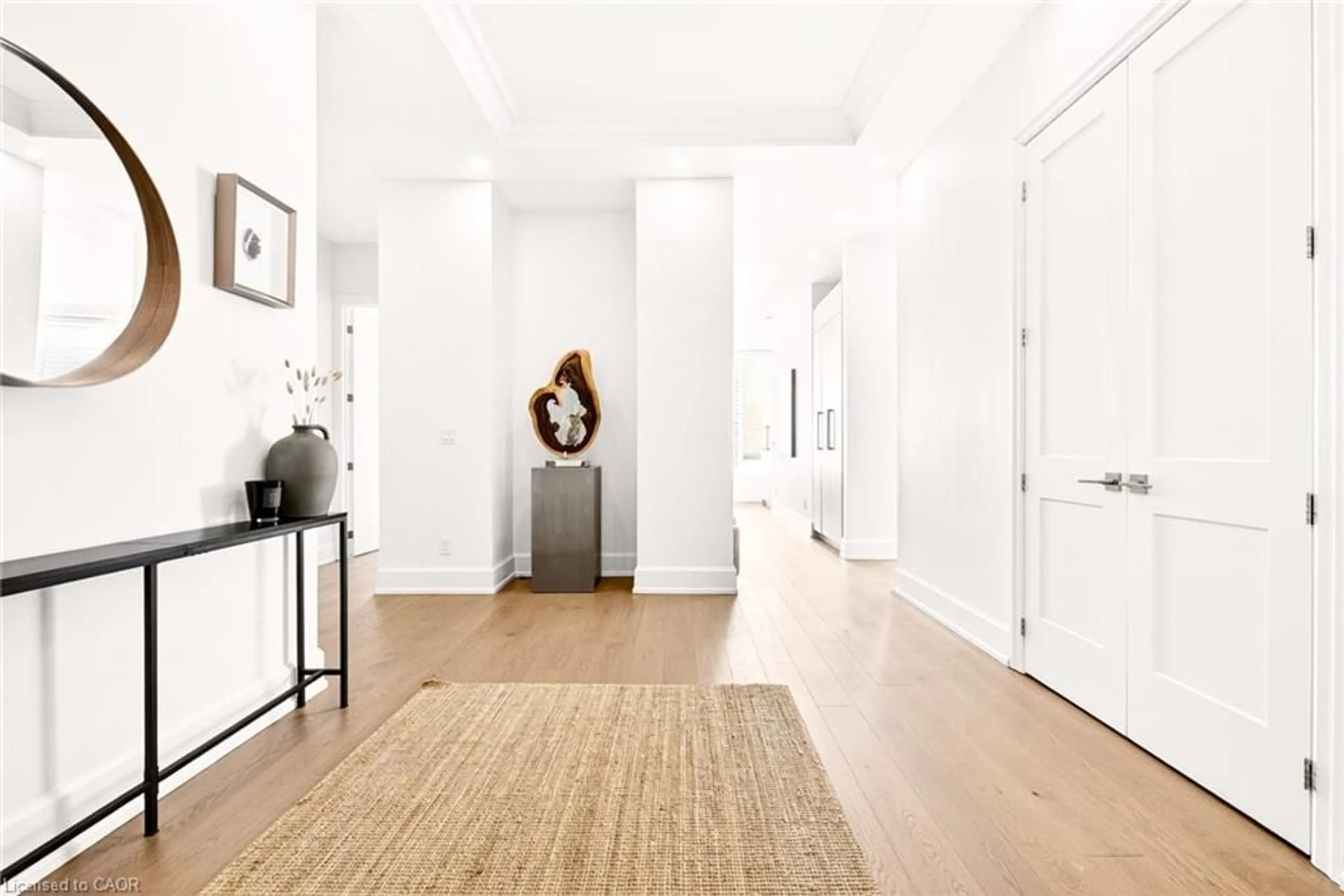 Indoor entryway for 1441 Elgin St #602, Burlington Ontario L7S 1E6