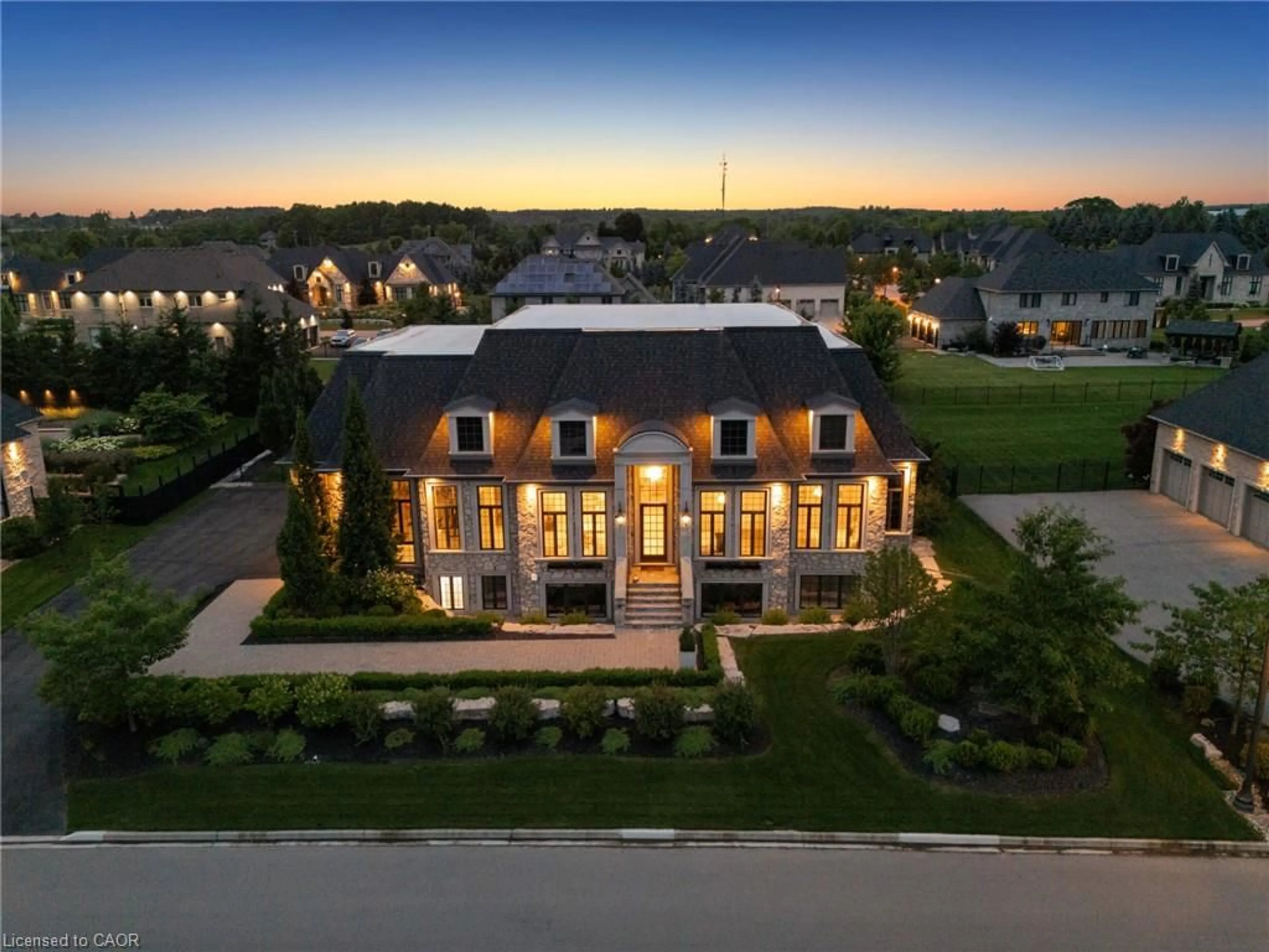 A pic from outside/outdoor area/front of a property/back of a property/a pic from drone, unknown for 60 Heritage Lake Dr, Puslinch Ontario N0B 2J0