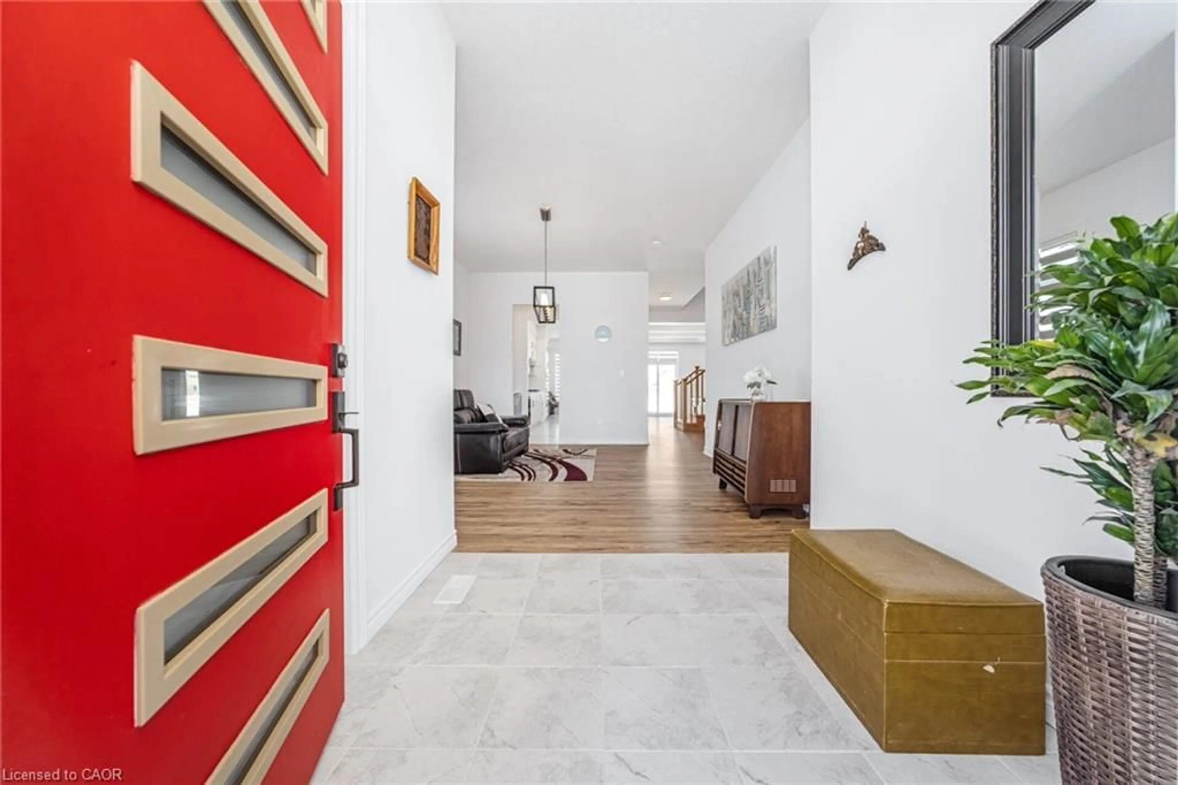 Indoor foyer for 158 Savannah Ridge Dr, Paris Ontario N3L 0L5