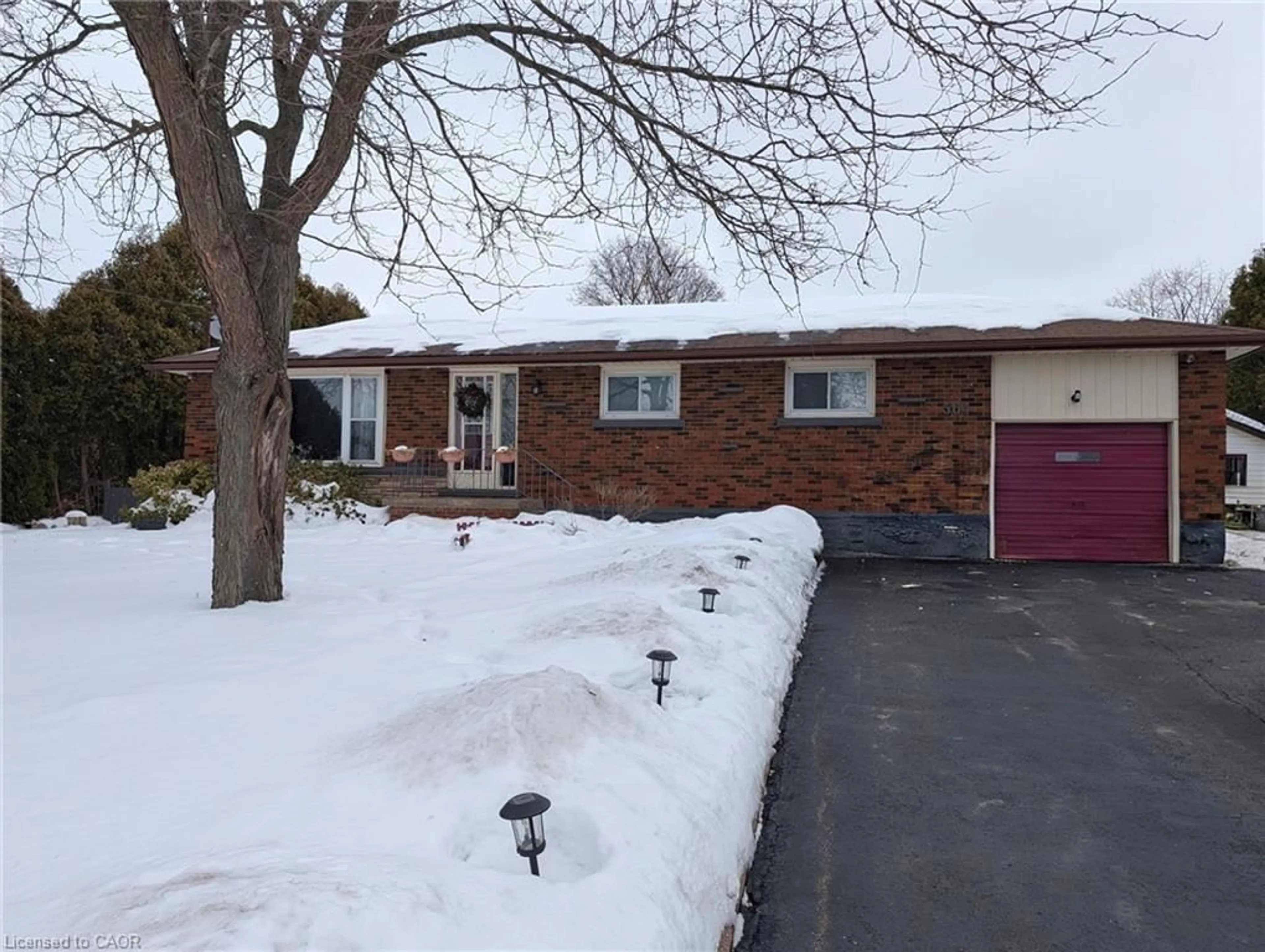 Home with brick exterior material, street for 564 Evans Rd, Hamilton Ontario L8B 0G7