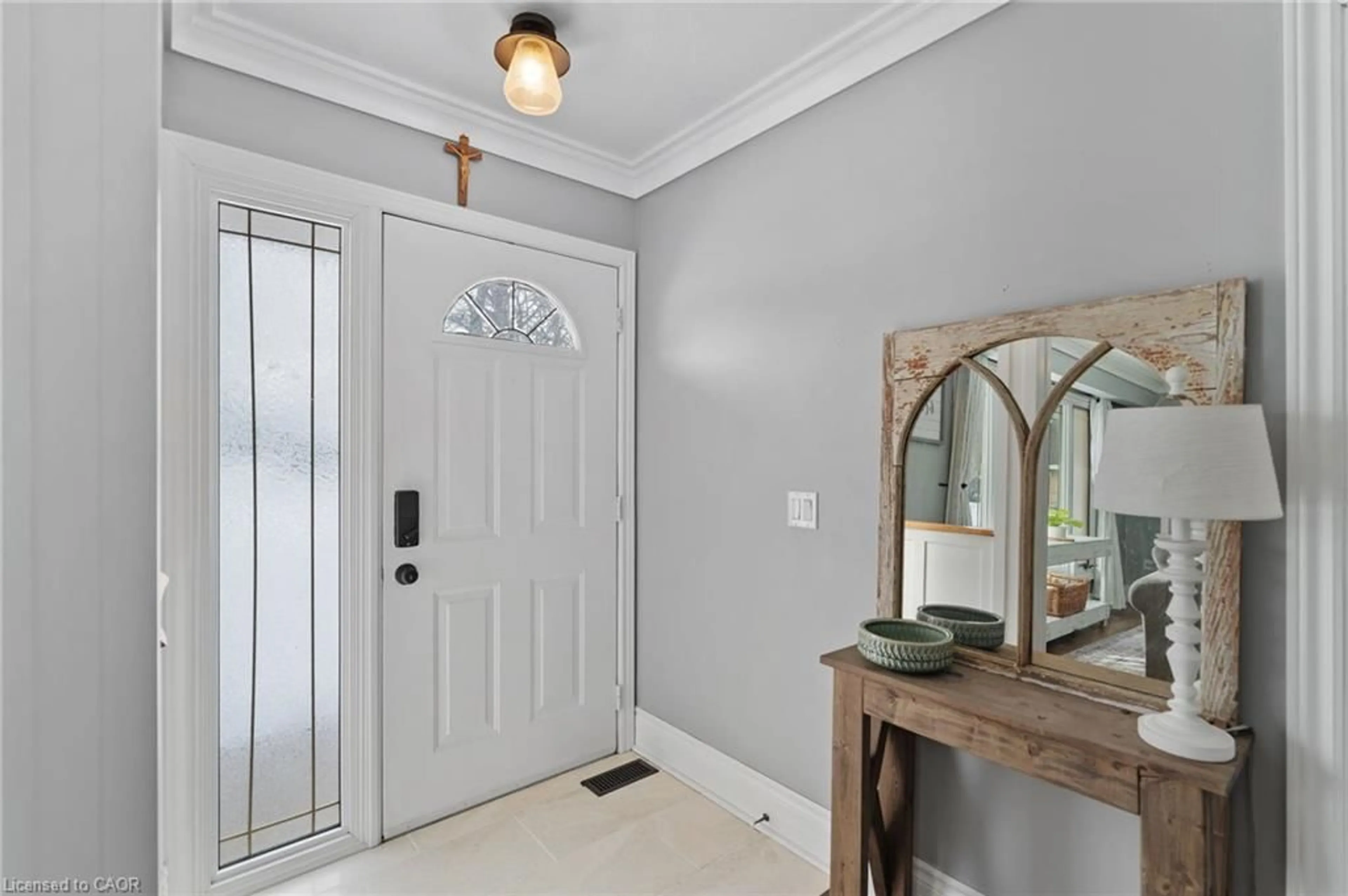 Indoor entryway for 28 Main Ave, Fisherville Ontario N0A 1G0