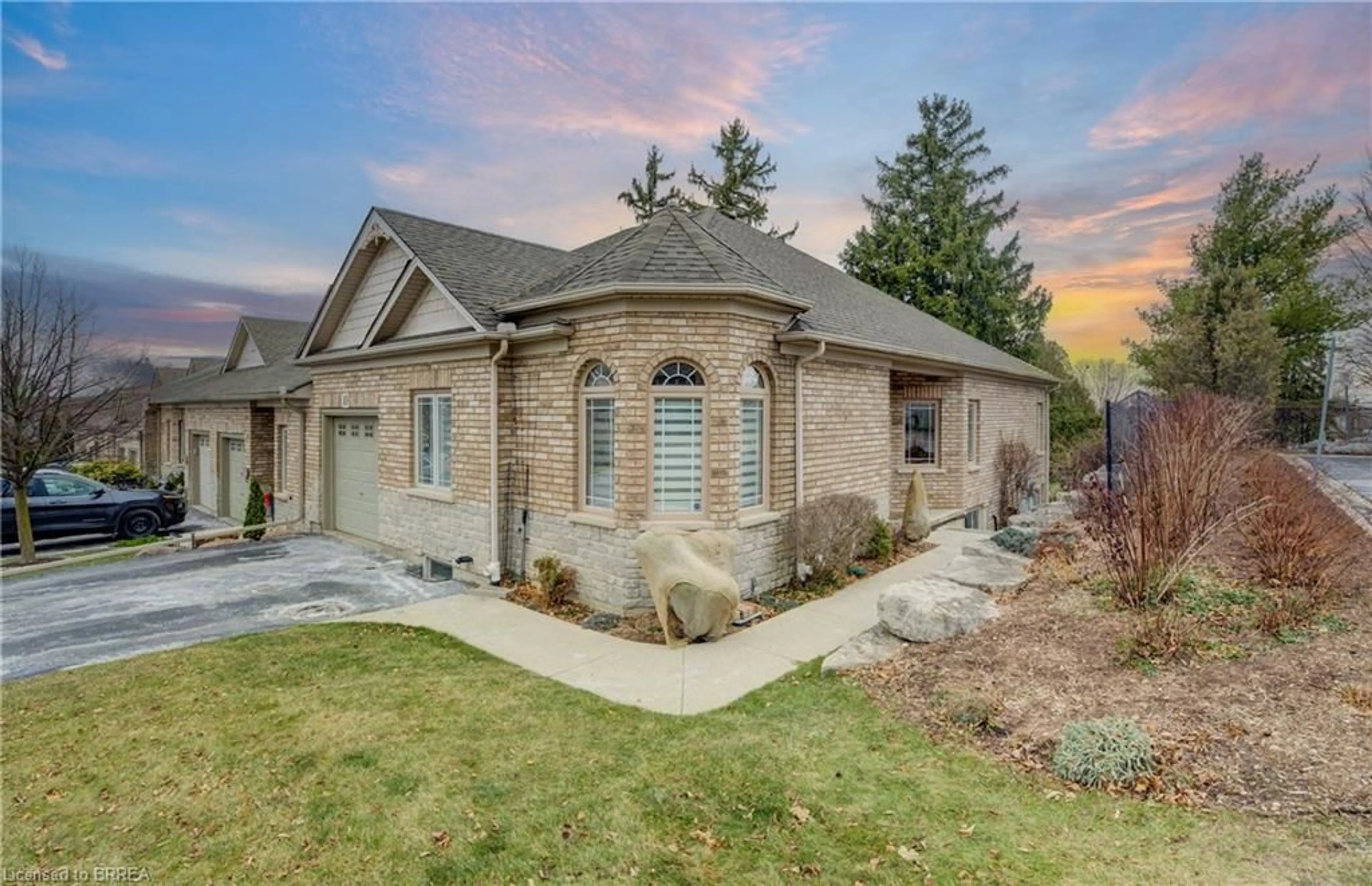 Home with brick exterior material, street for 10 Cobblestone Dr #13, Paris Ontario N3L 4G8