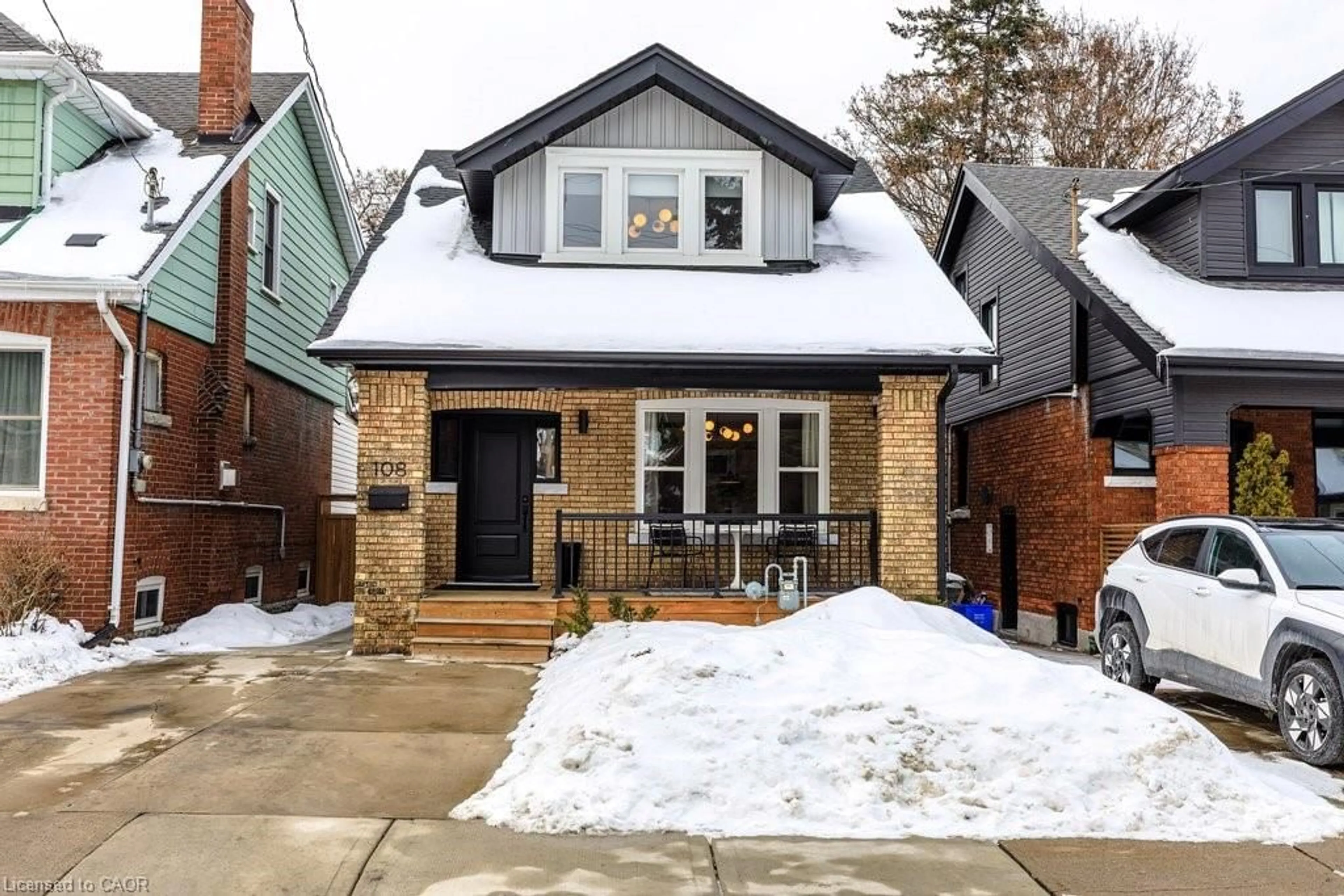 Home with brick exterior material, street for 108 Rosslyn Ave, Hamilton Ontario L8M 3H9