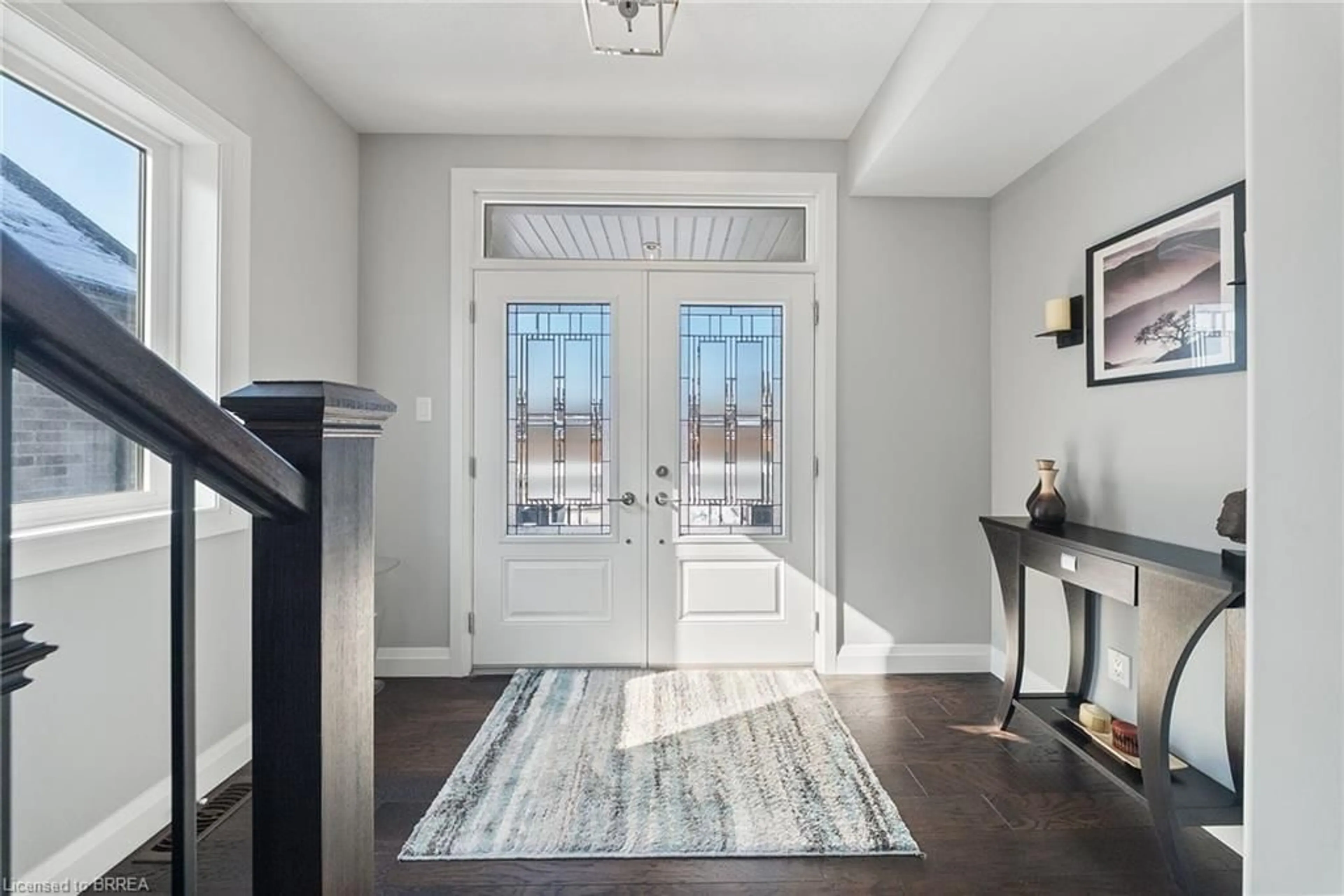 Indoor entryway for 18 Whiting Dr, Paris Ontario N3L 0H3