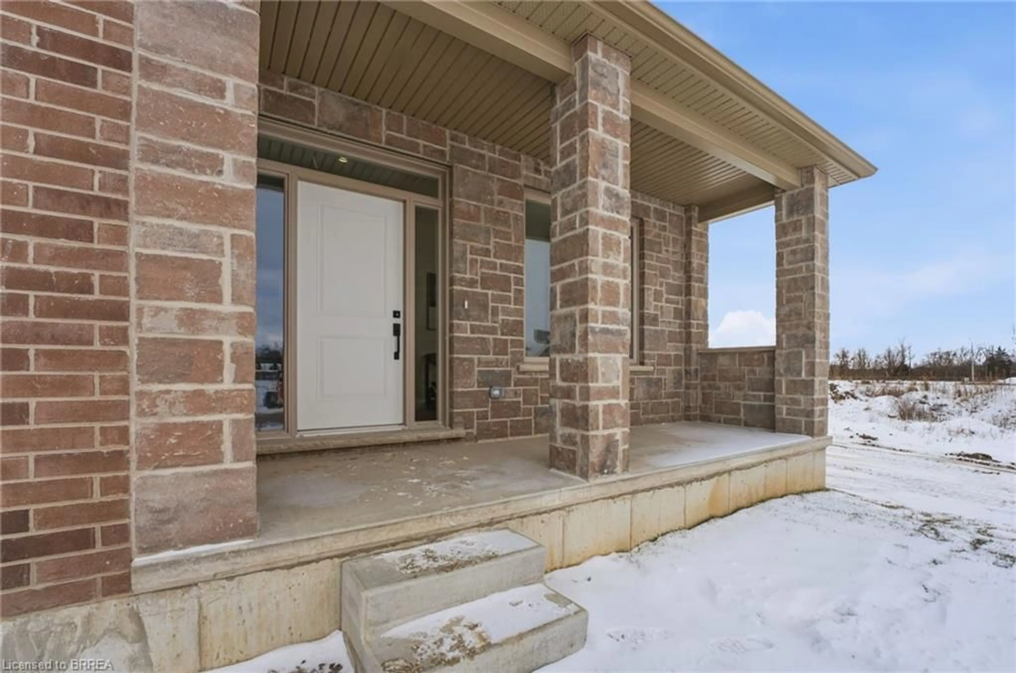 Indoor entryway for 105 Vanrooy Trail, Waterford Ontario N0E 1Y0