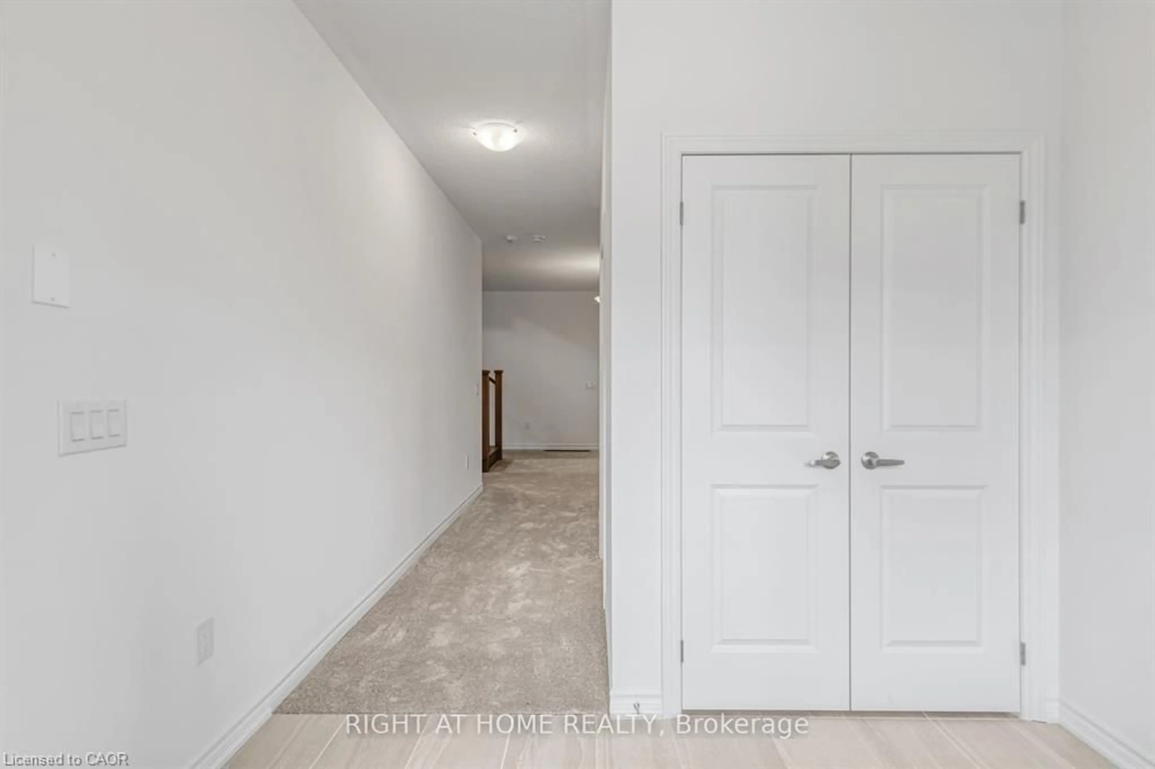 A pic of a room for 8 Daisy St, Midhurst Ontario L9X 2C5