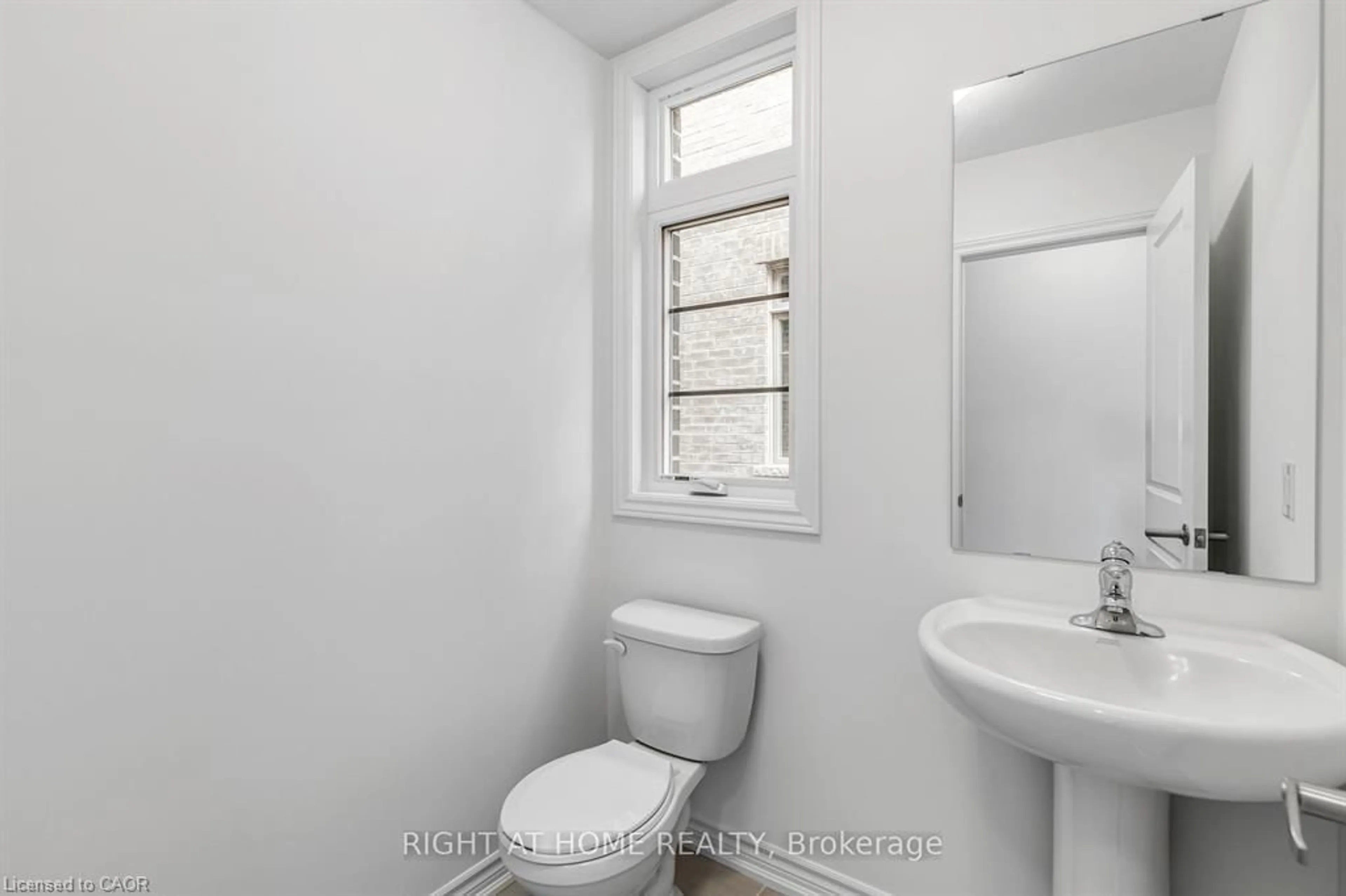 Standard bathroom, unknown for 8 Daisy St, Midhurst Ontario L9X 2C5