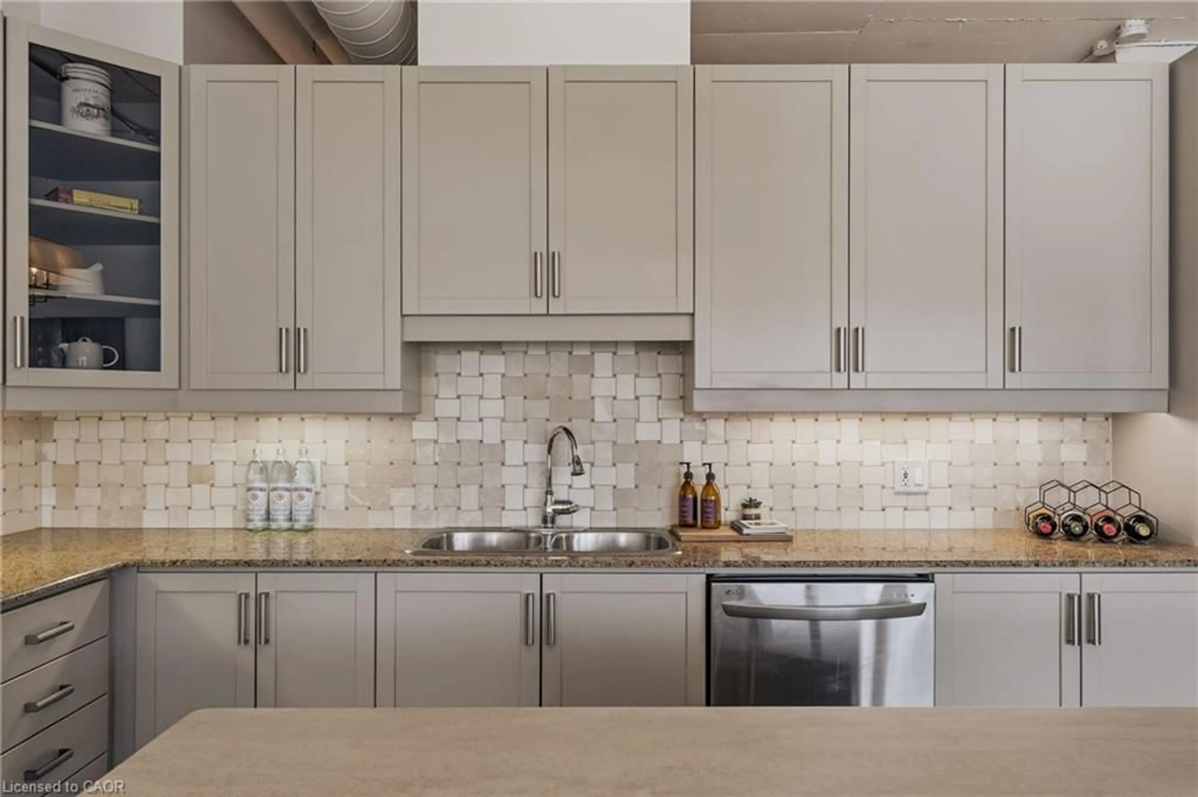 Unknown for 66 Bay St #504, Hamilton Ontario L8P 4Z6