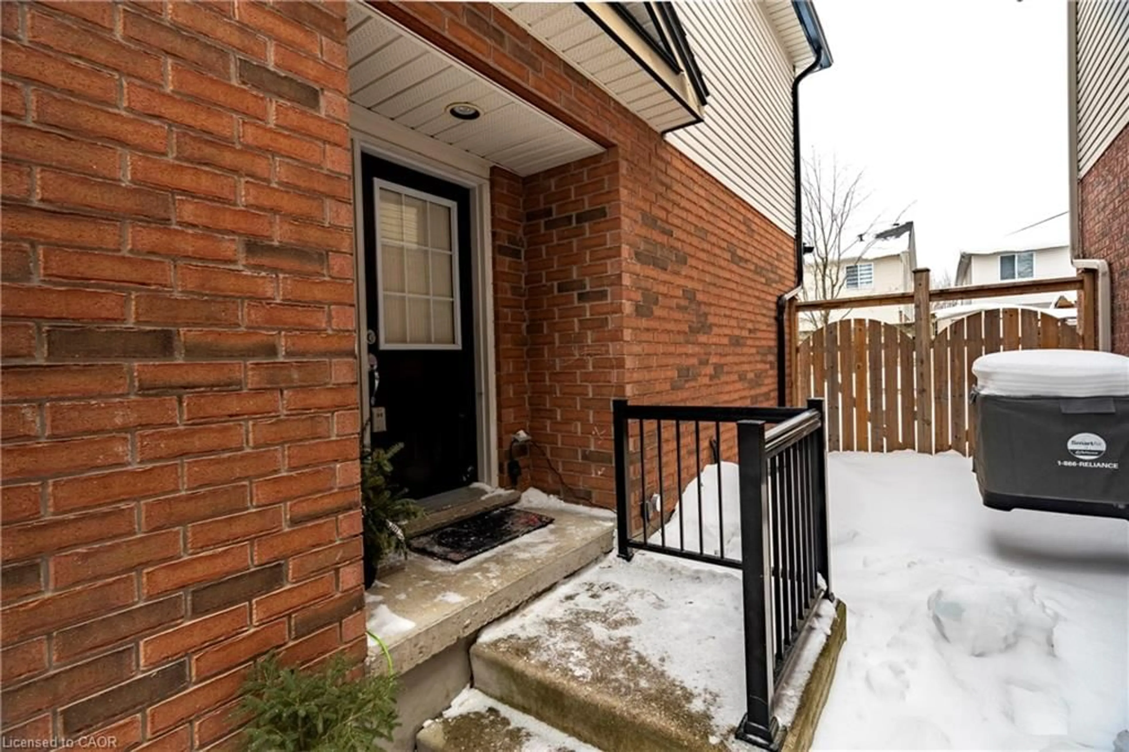 Patio, street for 503 Dansbury Dr, Waterloo Ontario N2K 4K8