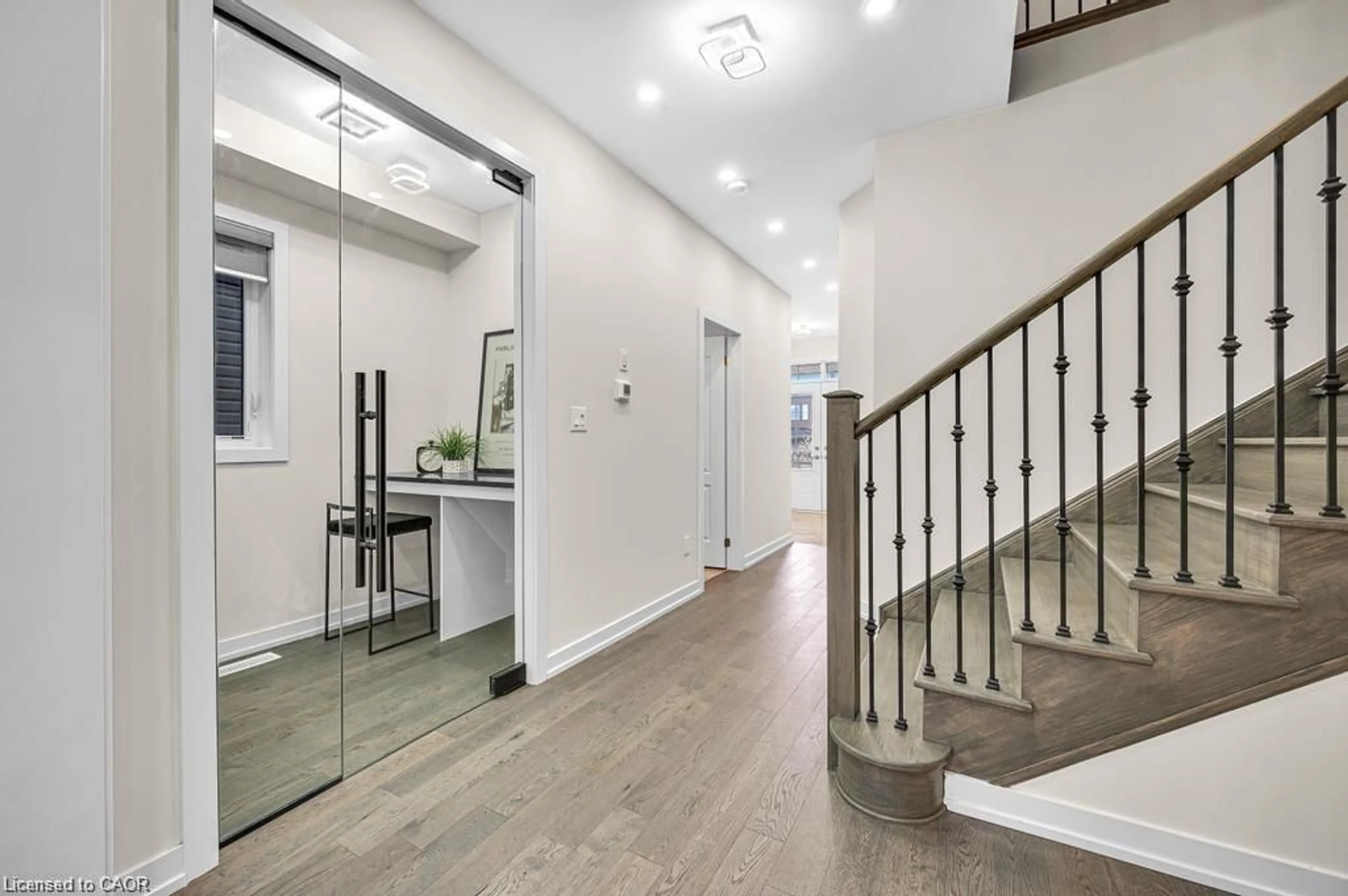 Indoor entryway for 22 Sundin Dr, Caledonia Ontario N3W 0H1