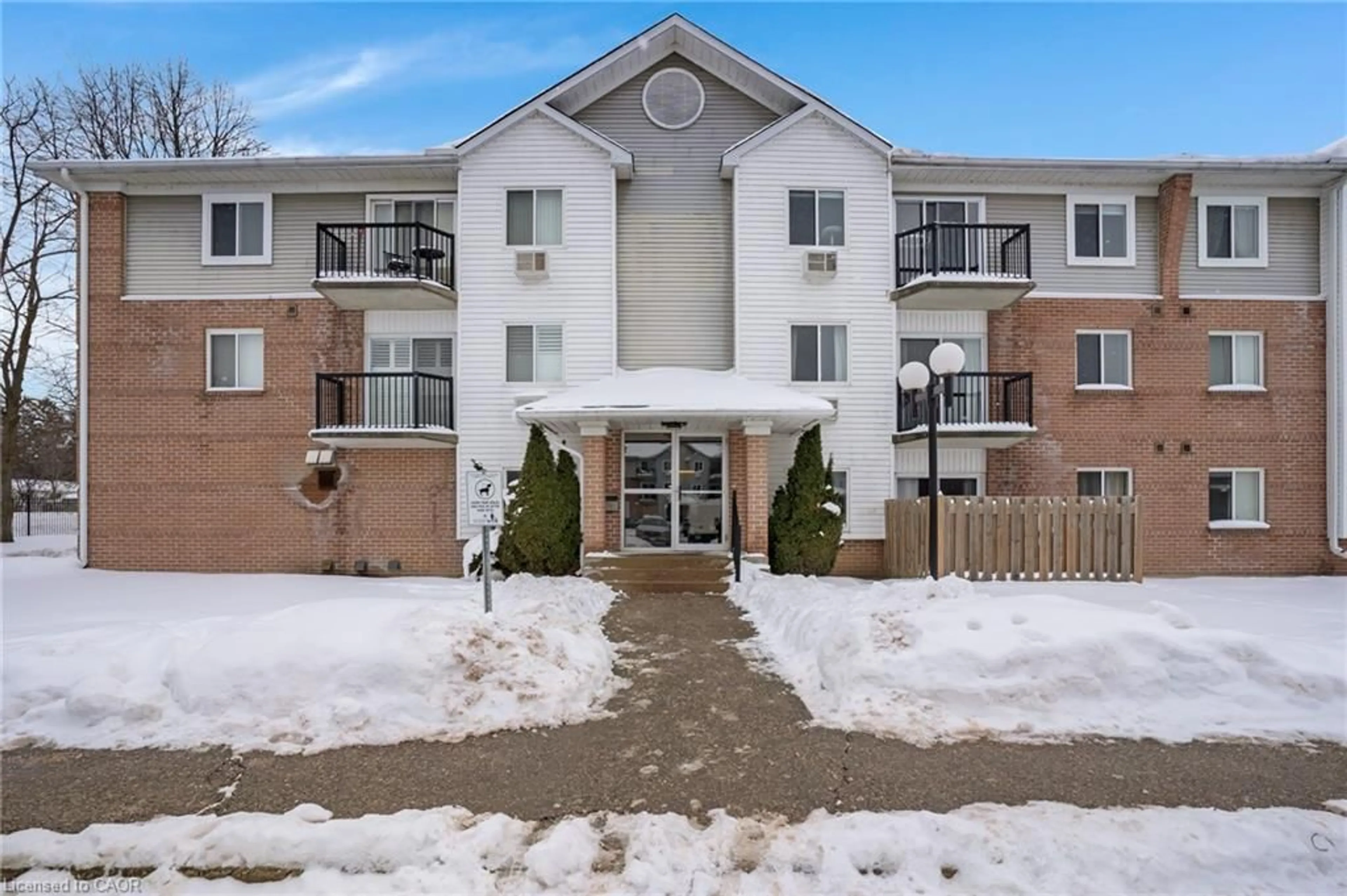 Unknown for 270 Eiwo Crt #208, Waterloo Ontario N2K 2M6