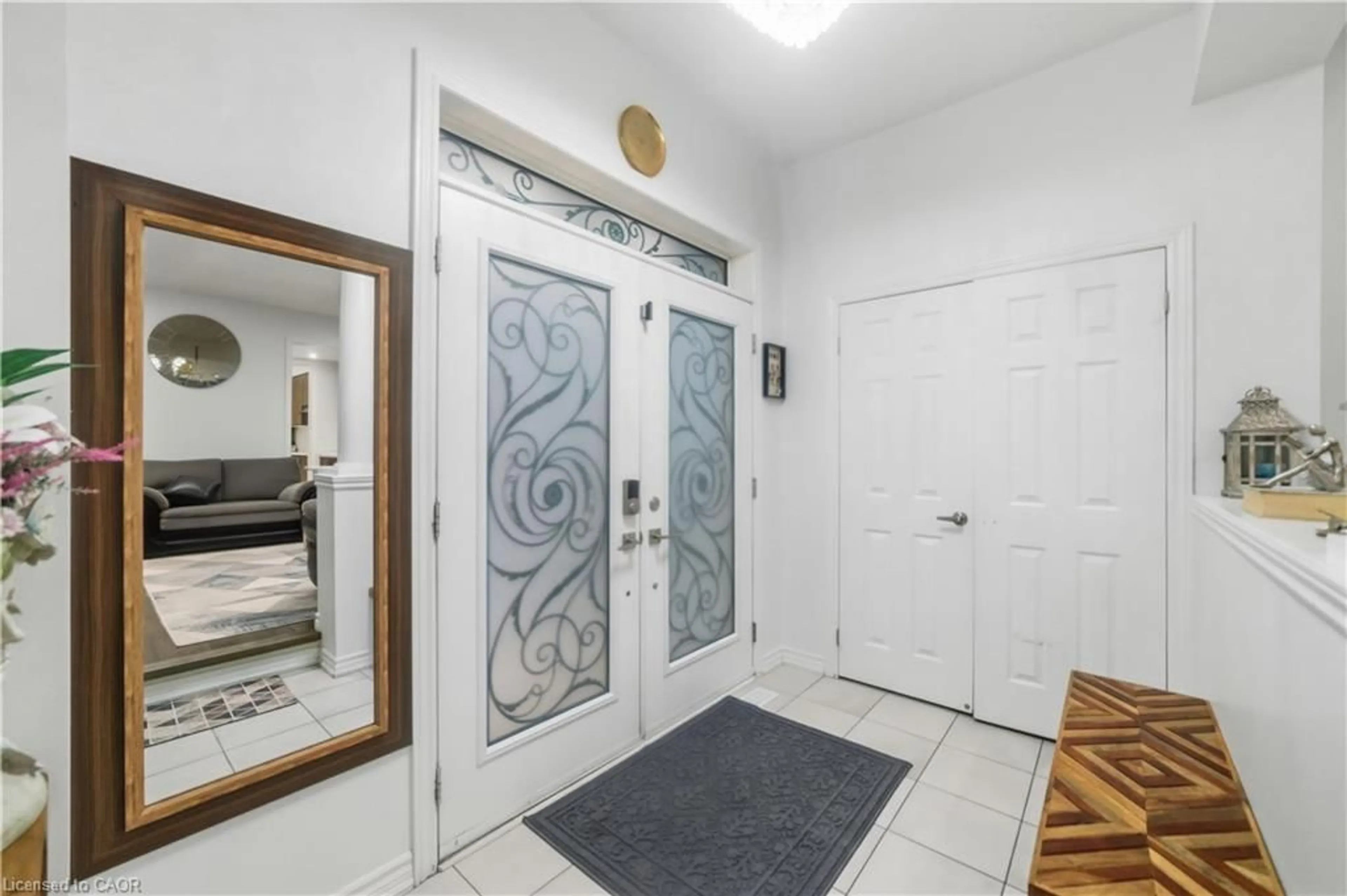 Indoor entryway for 219 William Fair Dr, Bowmanville Ontario L1C 4A6