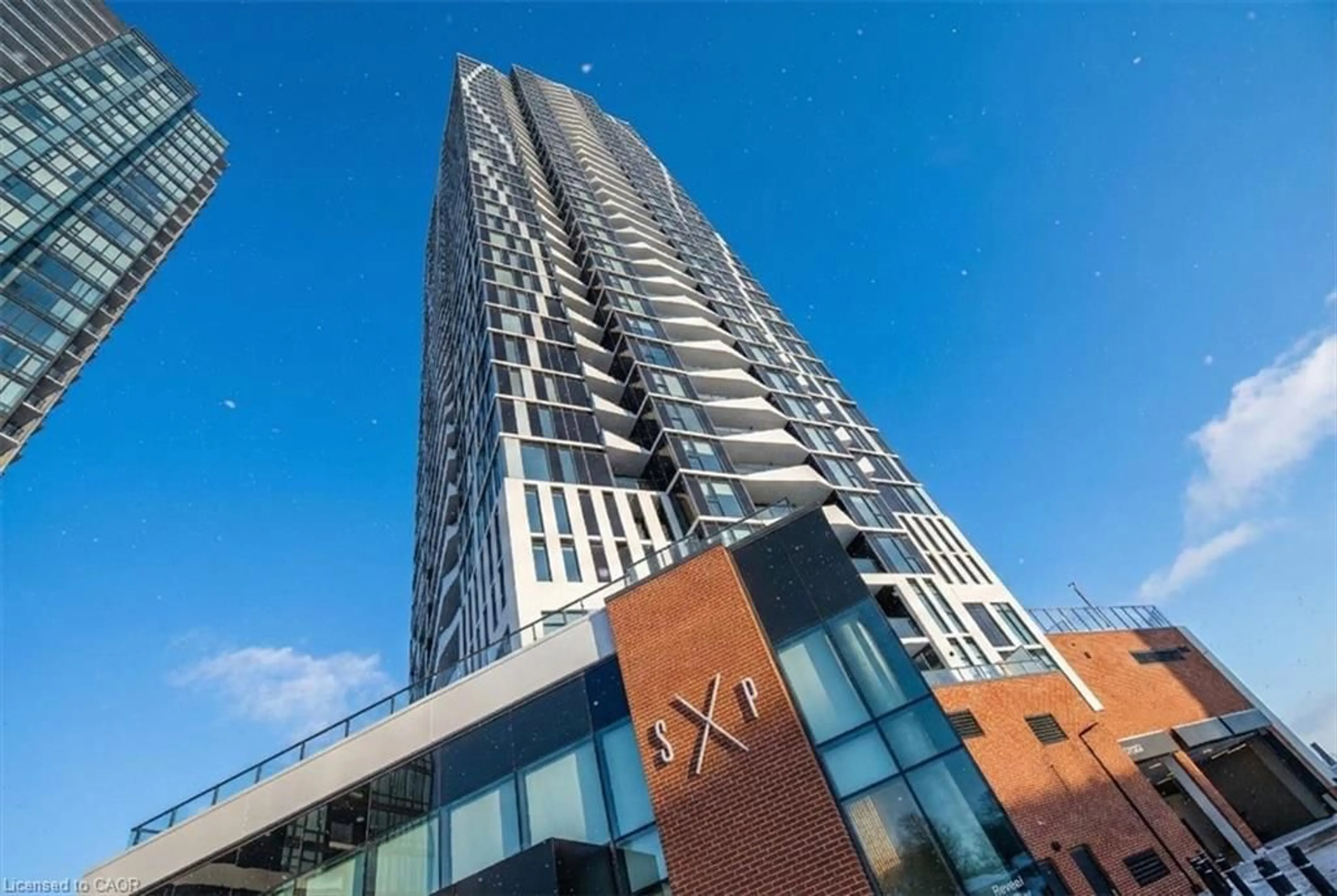 Indoor foyer for 25 Wellington St #2202, Kitchener Ontario N2G 0G5