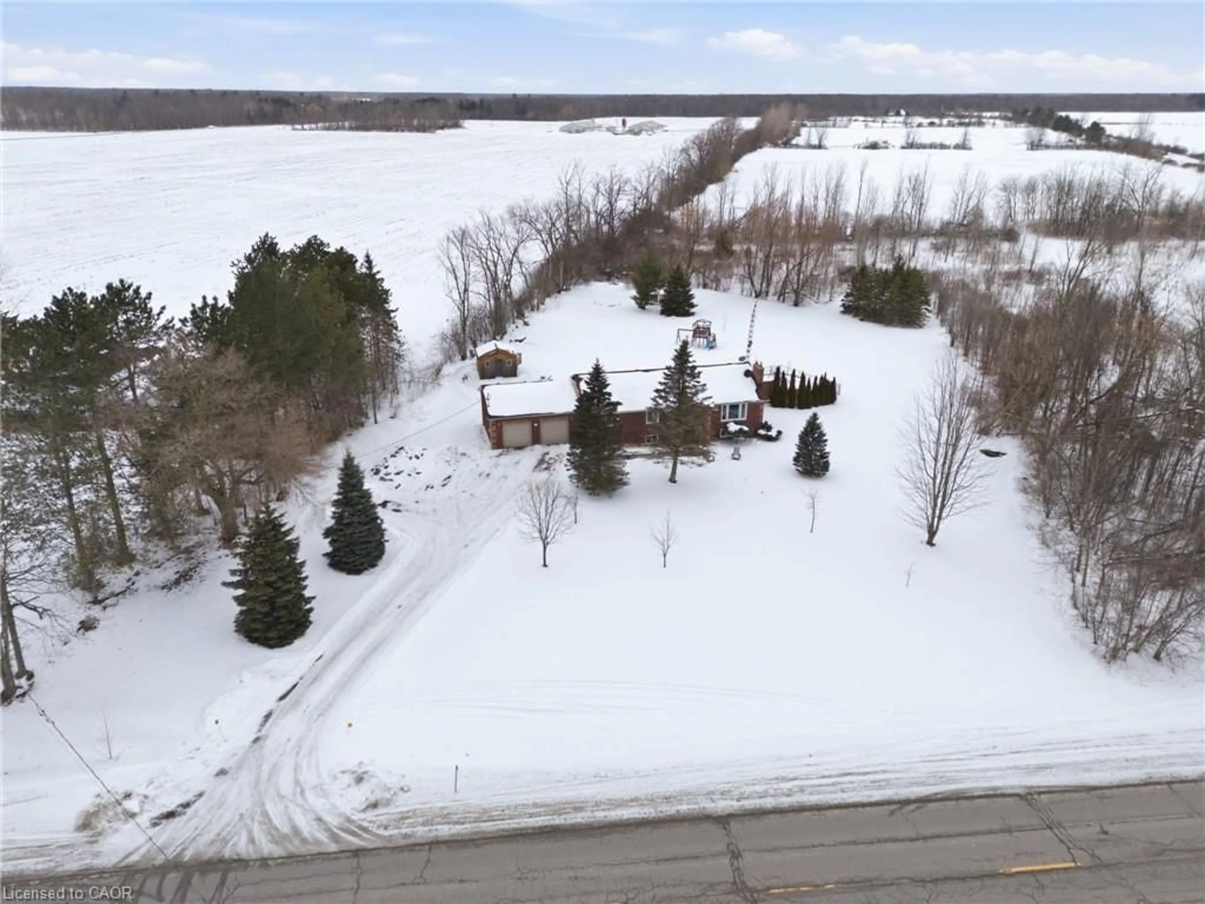 A pic from outside/outdoor area/front of a property/back of a property/a pic from drone, water/lake/river/ocean view for 628 Haldimand Rd 17, Dunnville Ontario N1A 2W4