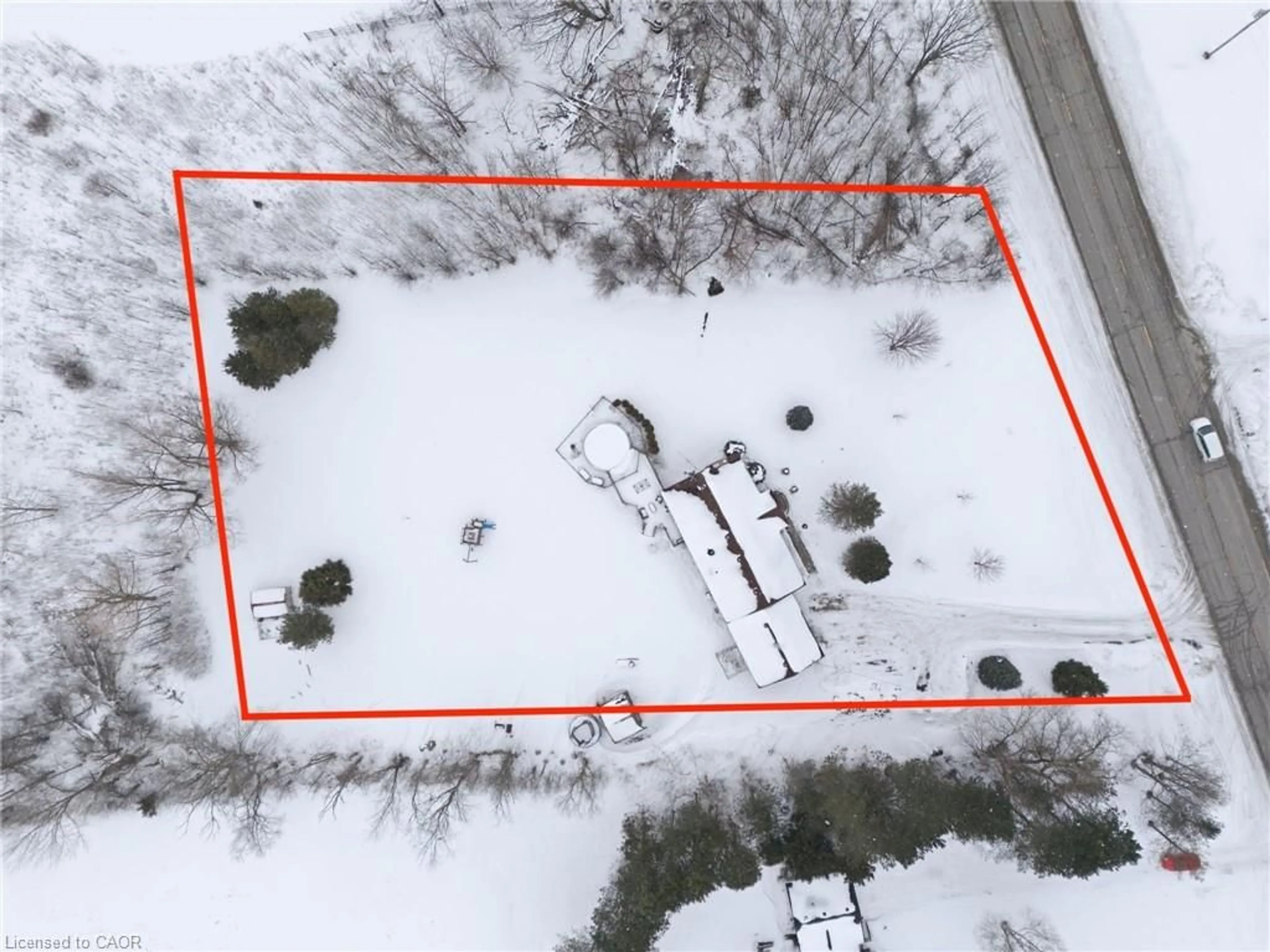 A pic from outside/outdoor area/front of a property/back of a property/a pic from drone, street for 628 Haldimand Rd 17, Dunnville Ontario N1A 2W4
