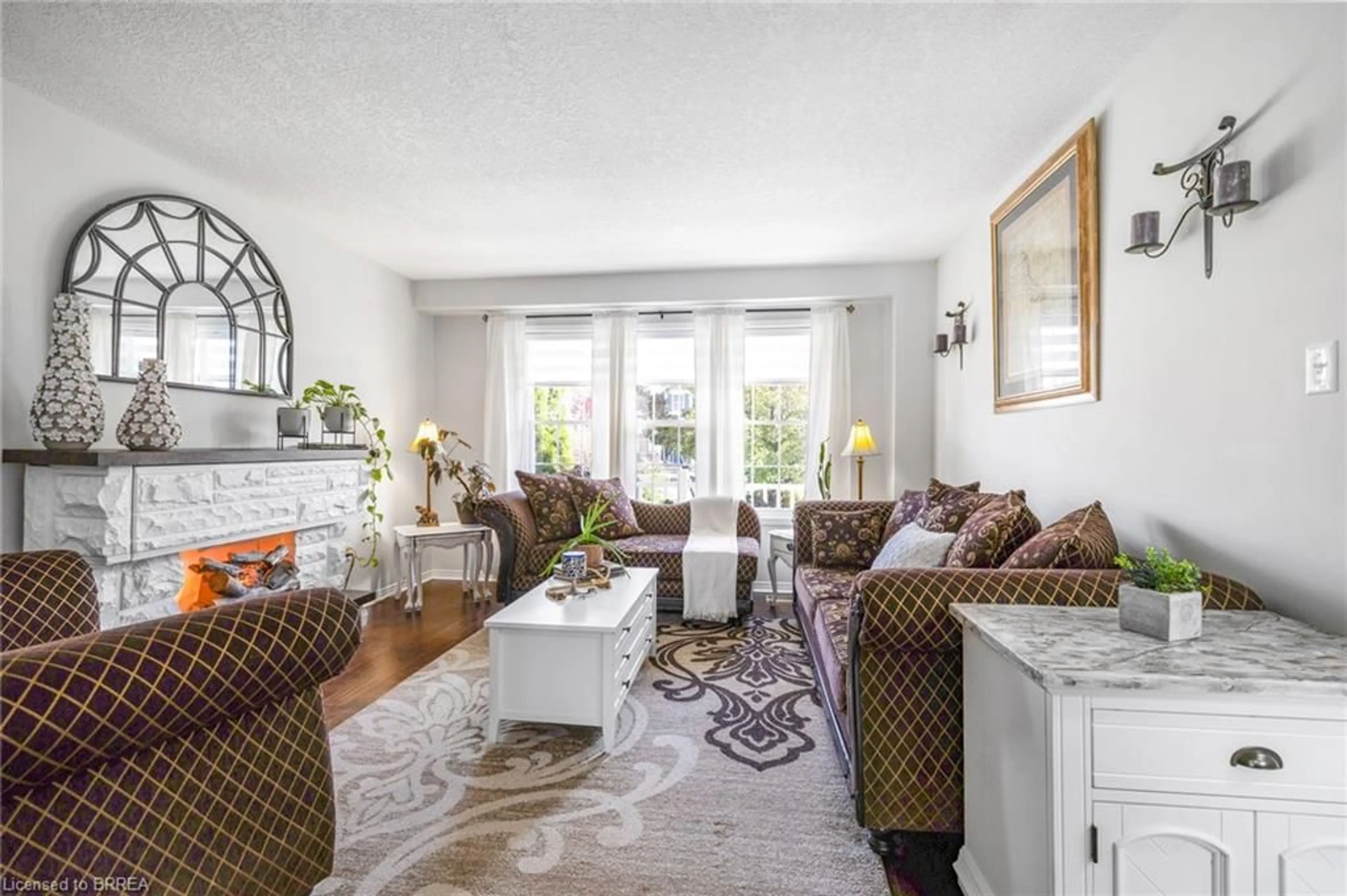 Living room with furniture, unknown for 18 Hollinrake Ave, Brantford Ontario N3T 0A6