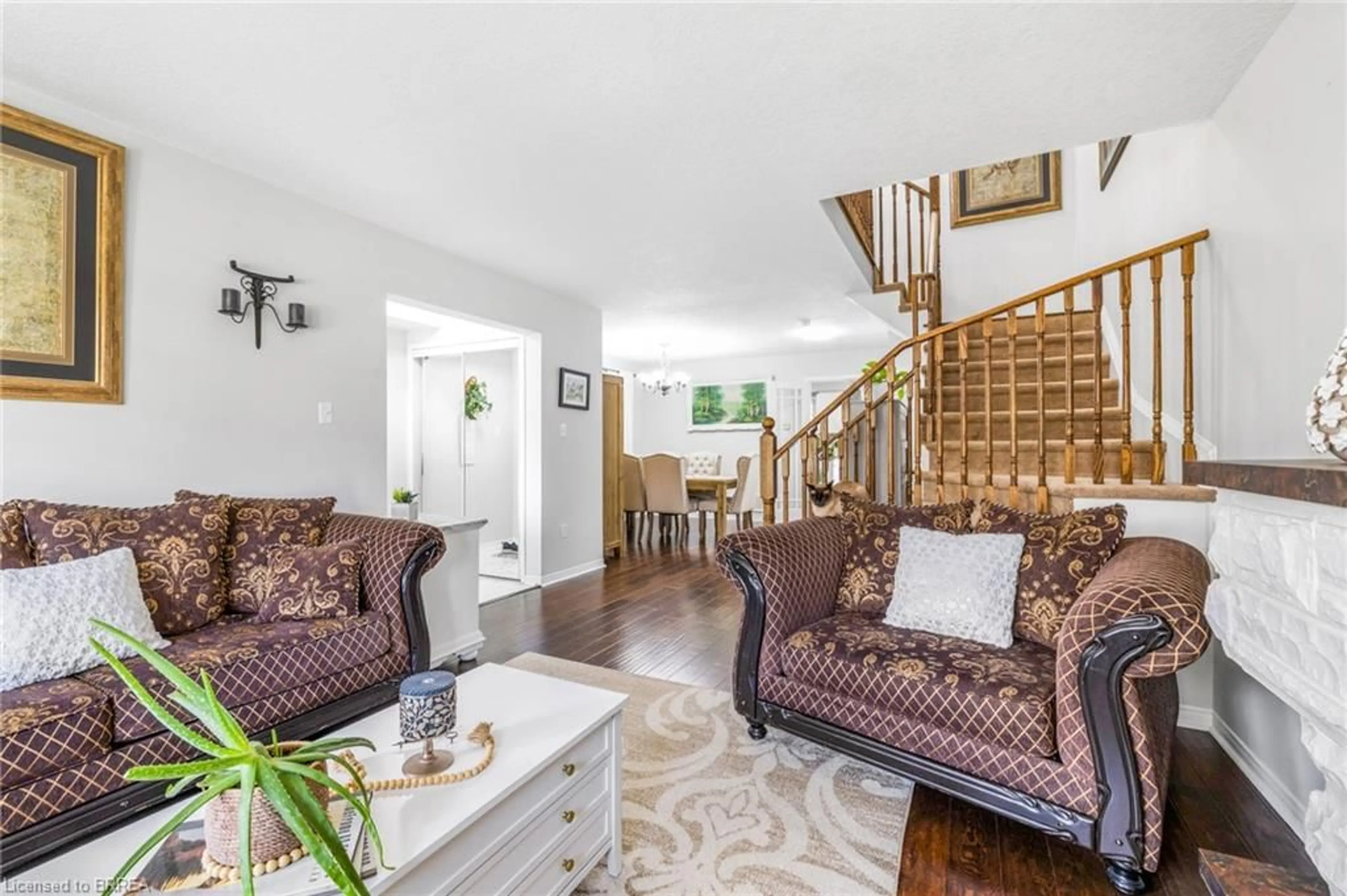 Living room with furniture, unknown for 18 Hollinrake Ave, Brantford Ontario N3T 0A6