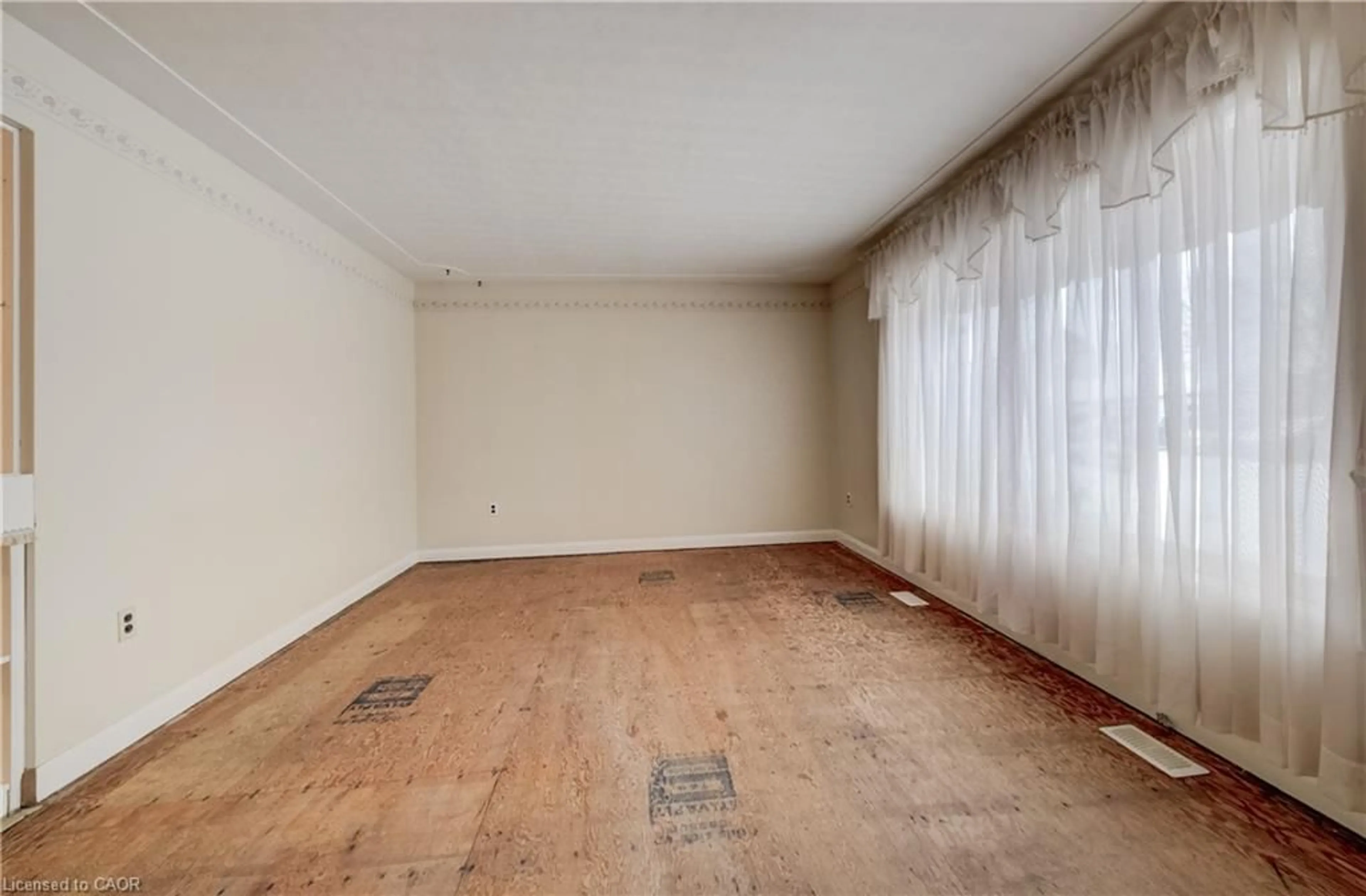 A pic of a room for 130 King St, Mount Forest Ontario N0G 2L2