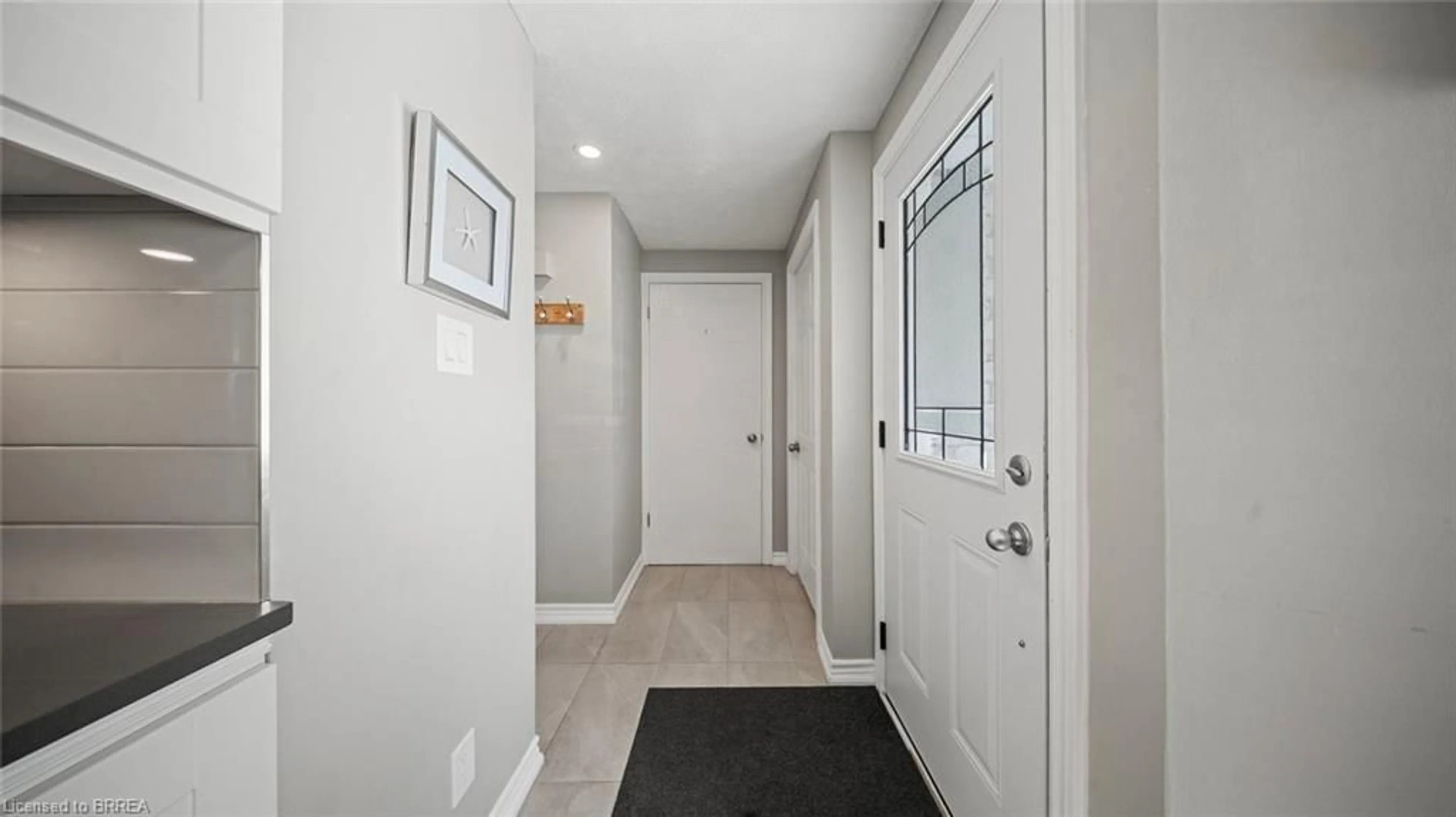 Indoor entryway for 23 Freeman Cres, Simcoe Ontario N3Y 5J9