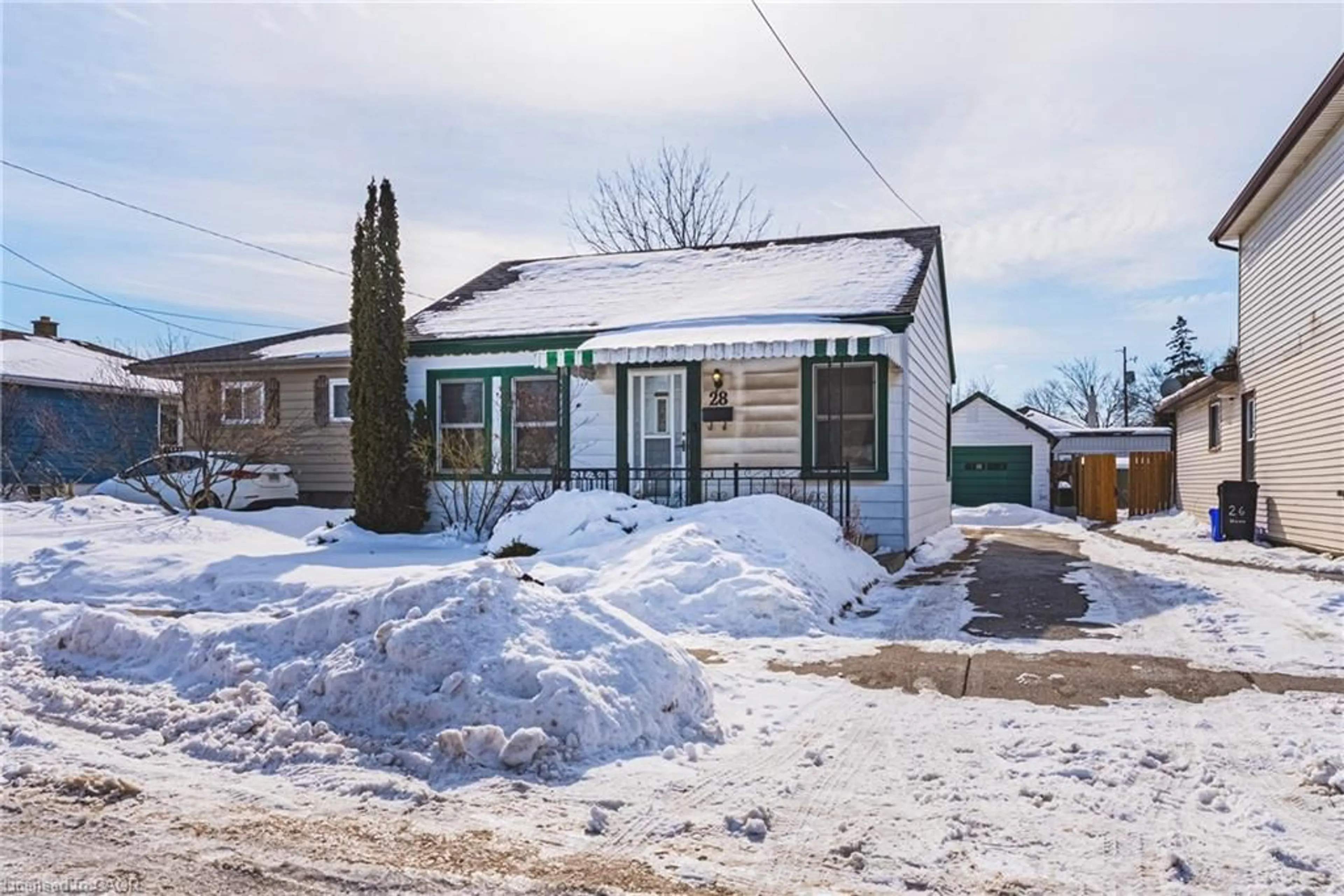 Unknown for 28 Munn St, Hamilton Ontario L8V 1J9