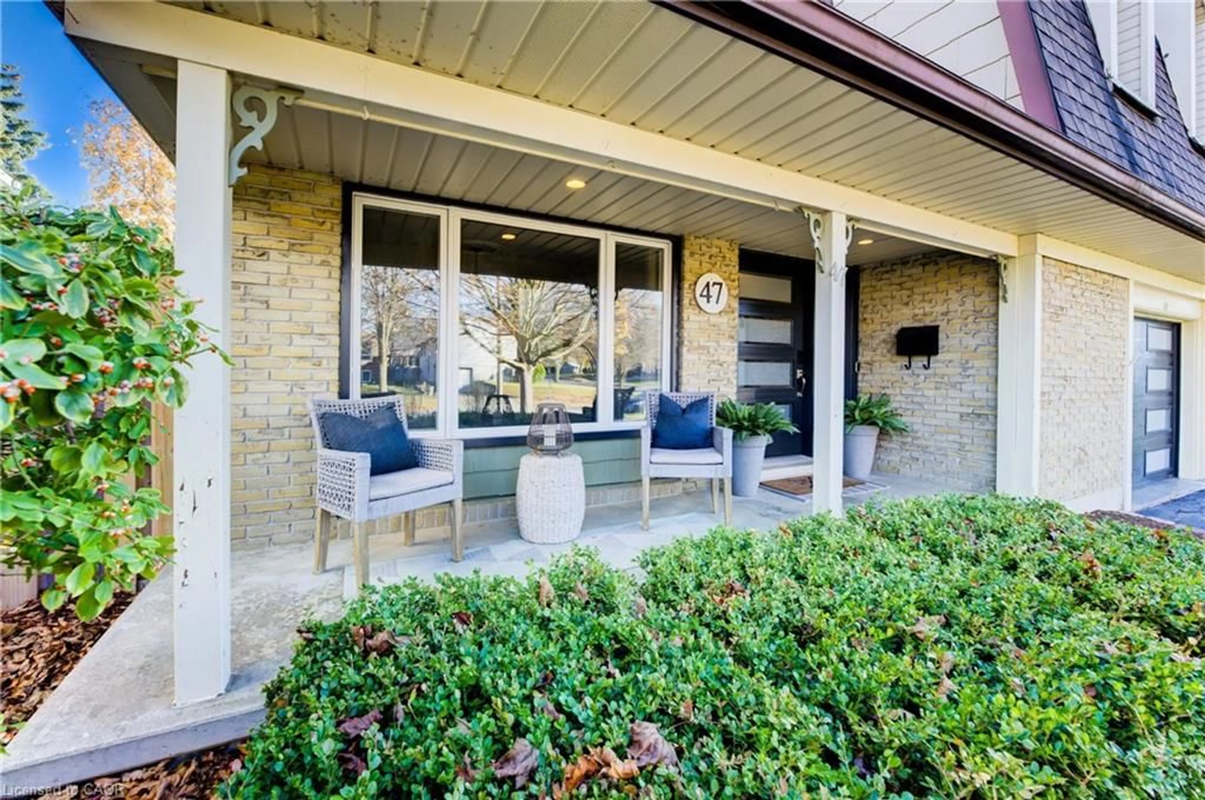 Patio, street for 47 Manor Dr, Kitchener Ontario N2A 2T9