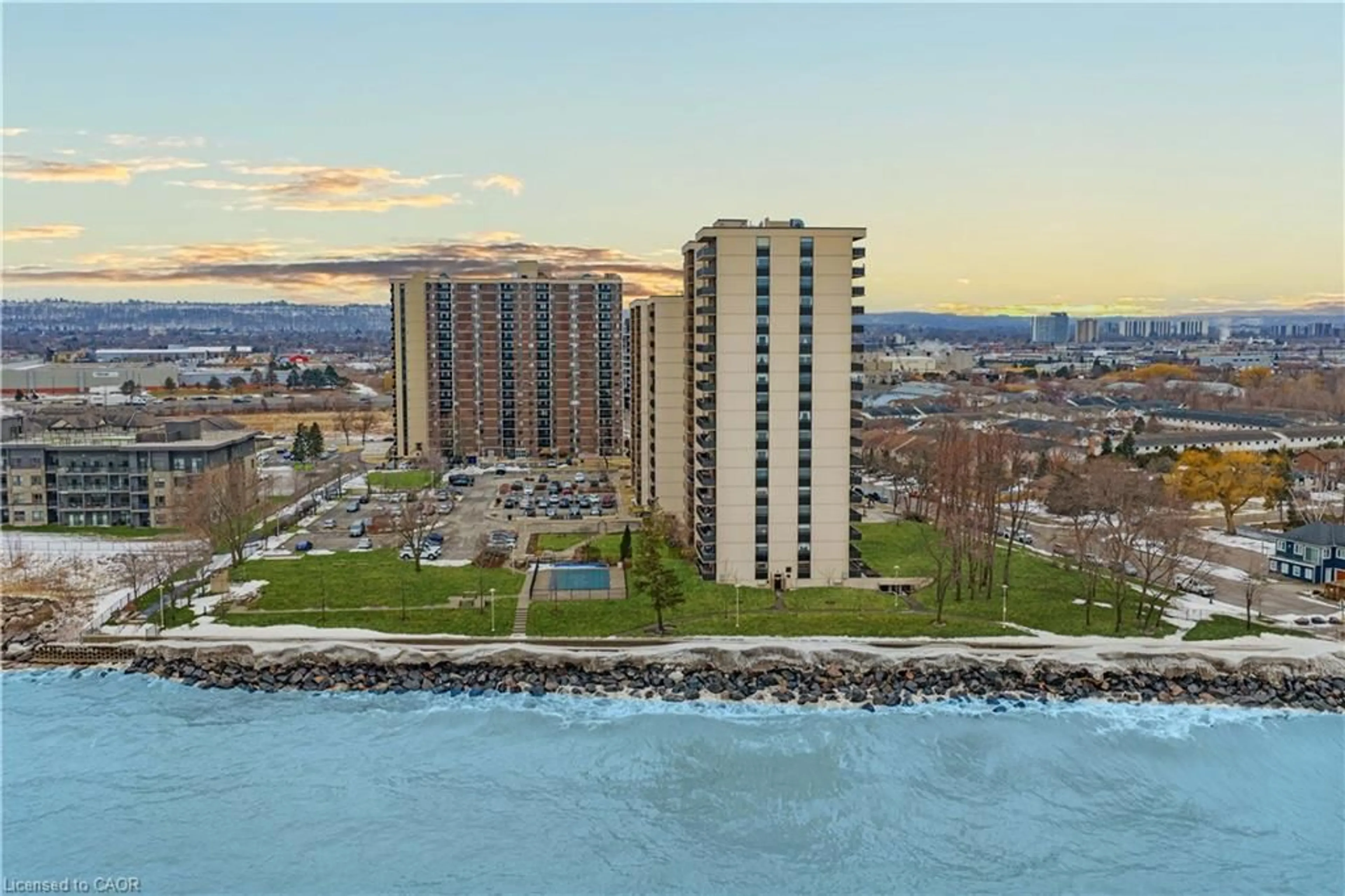 A pic from outside/outdoor area/front of a property/back of a property/a pic from drone, water/lake/river/ocean view for 500 Green Rd, Stoney Creek Ontario L8E 3M6