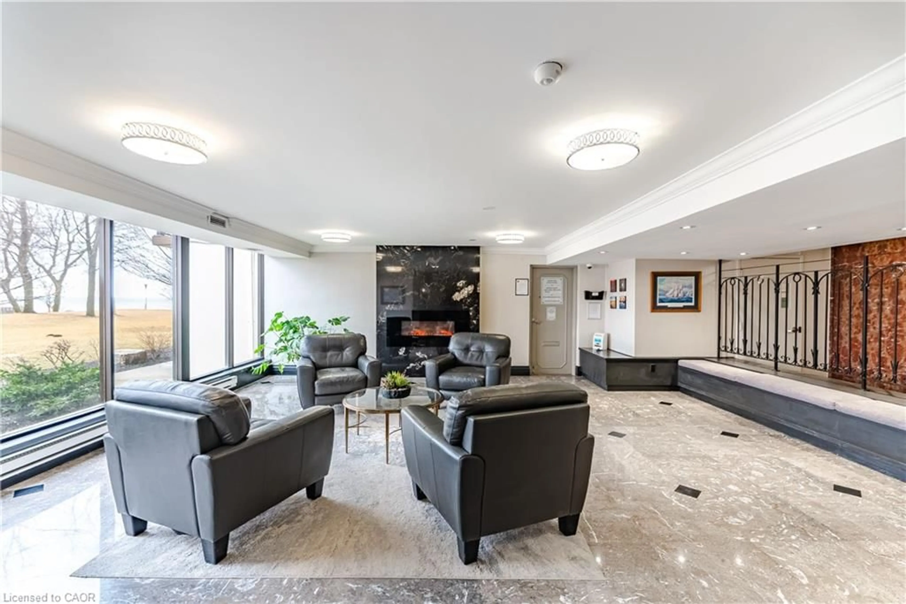 Lobby for 500 Green Rd, Stoney Creek Ontario L8E 3M6