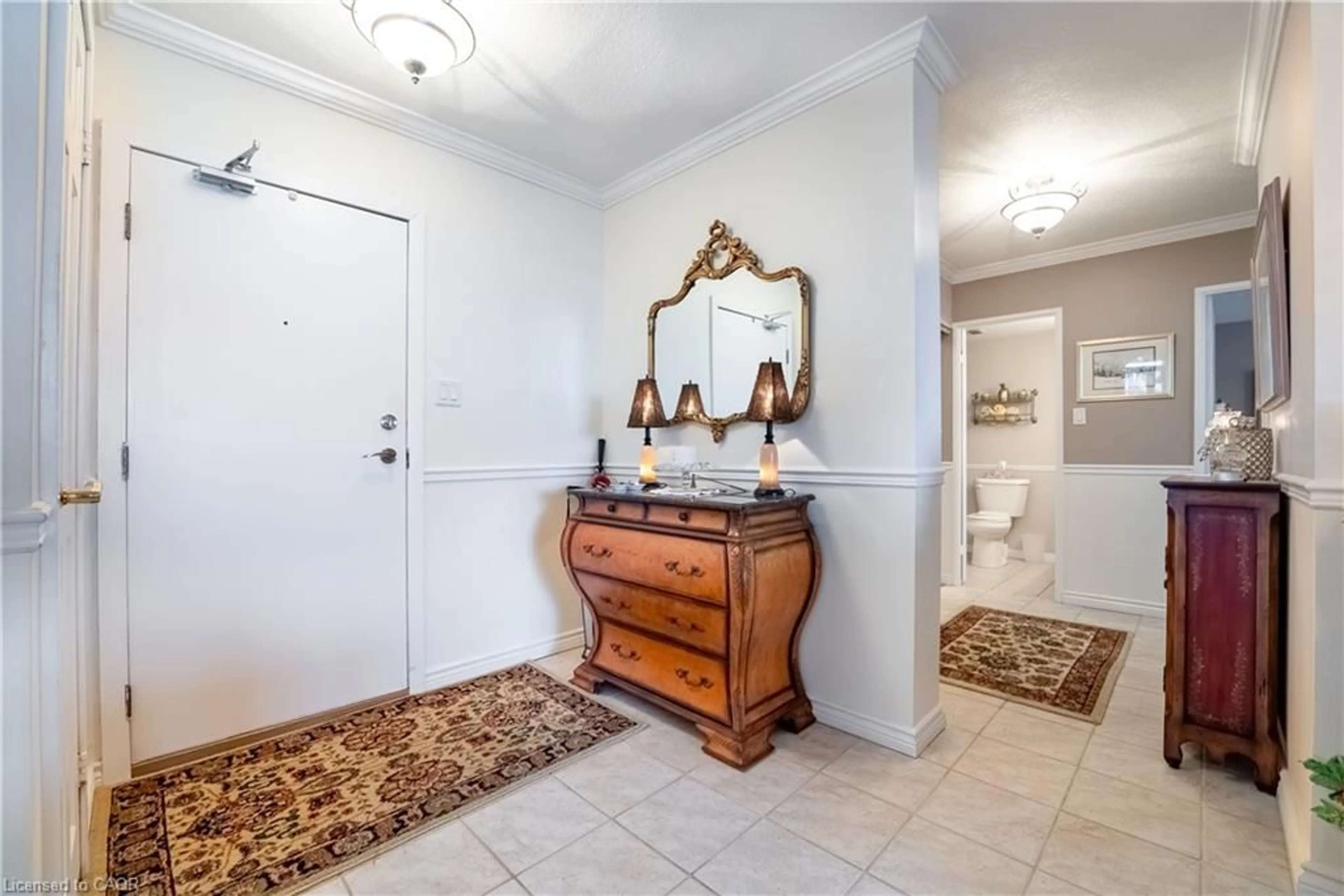 Indoor entryway for 500 Green Rd, Stoney Creek Ontario L8E 3M6