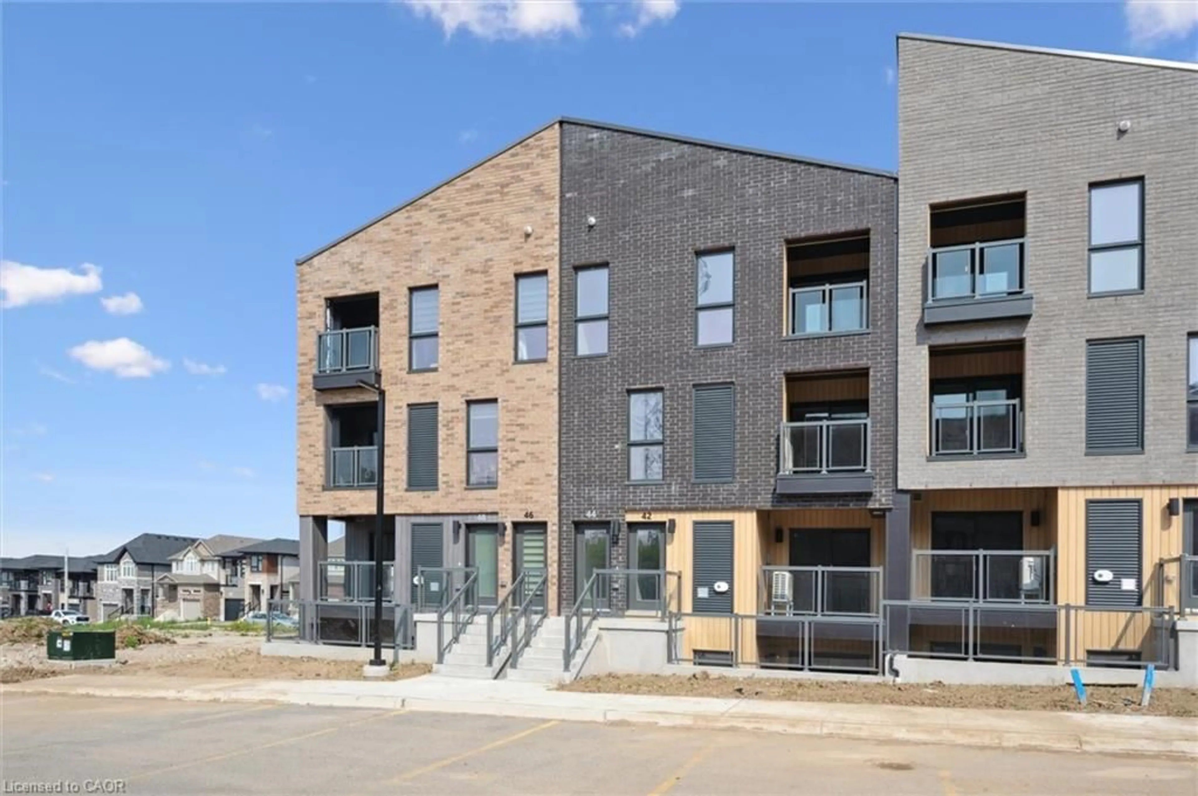 Unknown for 44 Urbane Blvd, Kitchener Ontario N2E 0H8